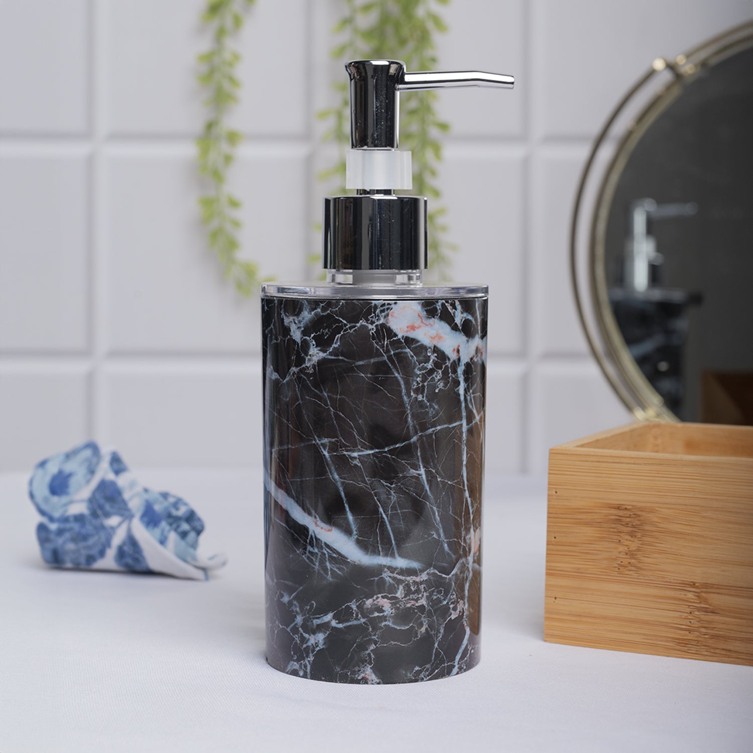 Stylish Soap Dispenser - 350Ml, Black