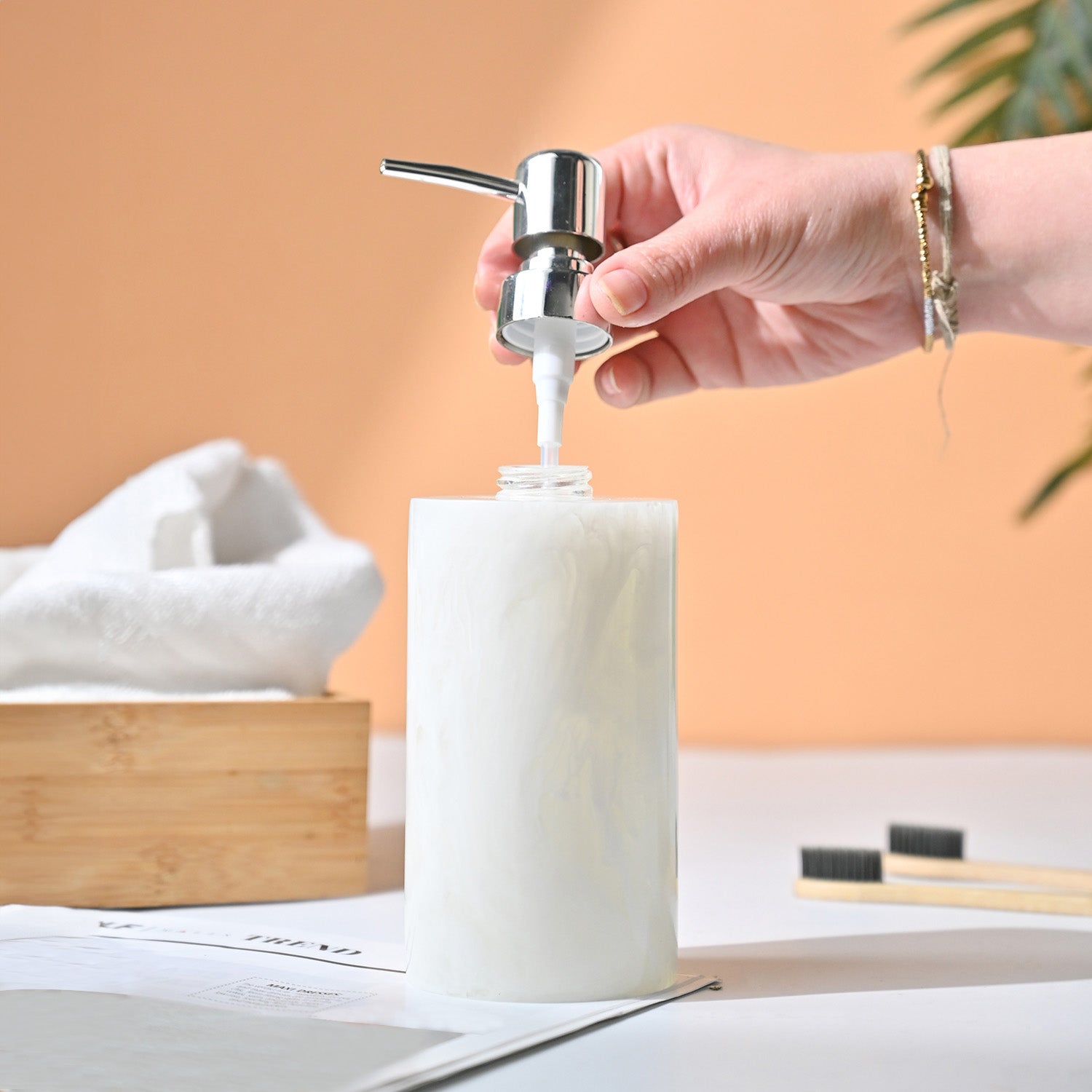 VON CASA White Soap Dispenser - 400Ml