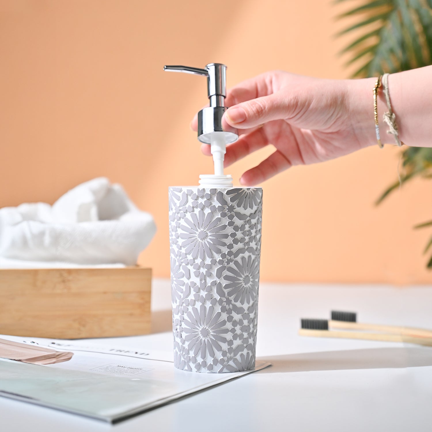VON CASA White &Grey Soap Dispenser - 330Ml