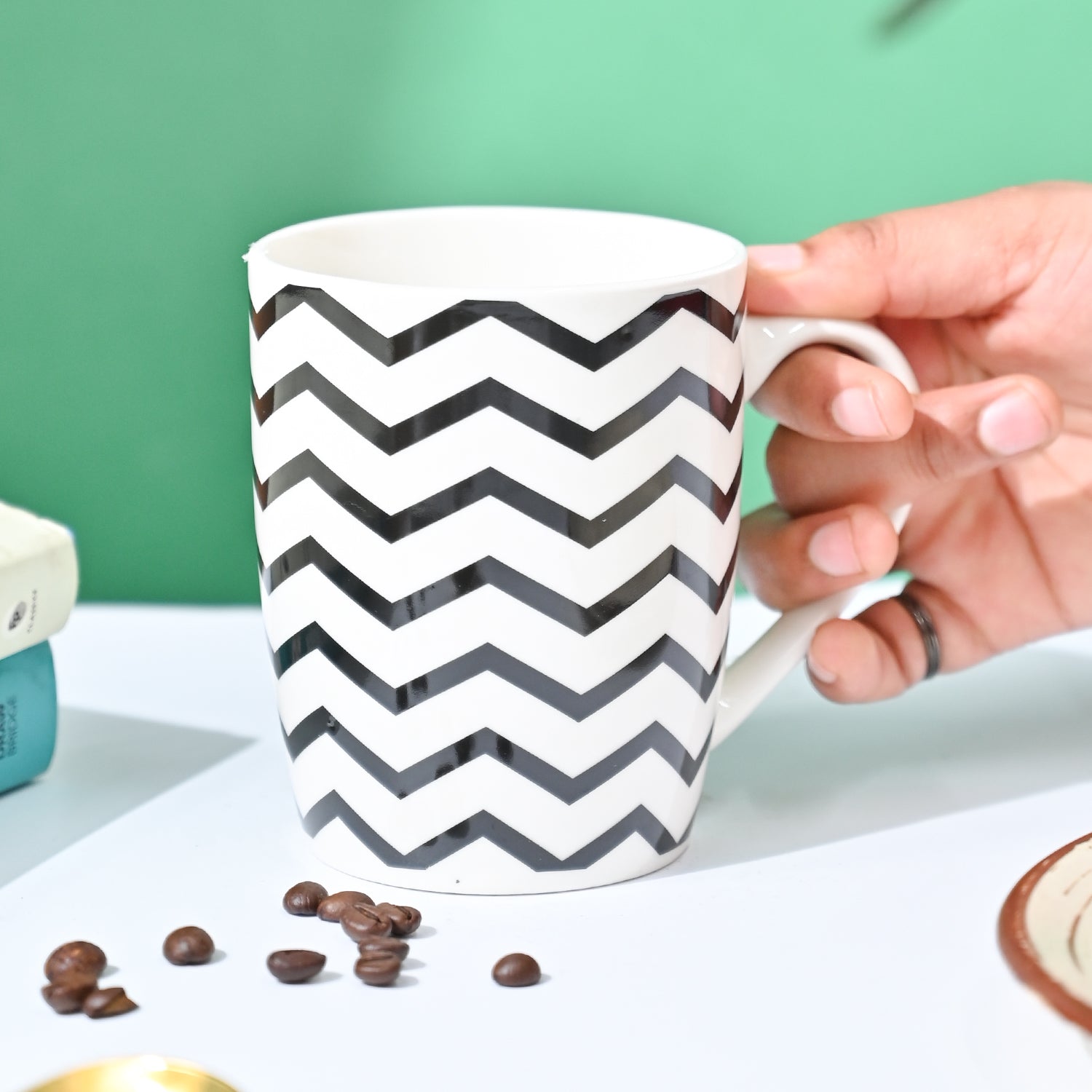 VON CASA Black & White Mug - 380Ml
