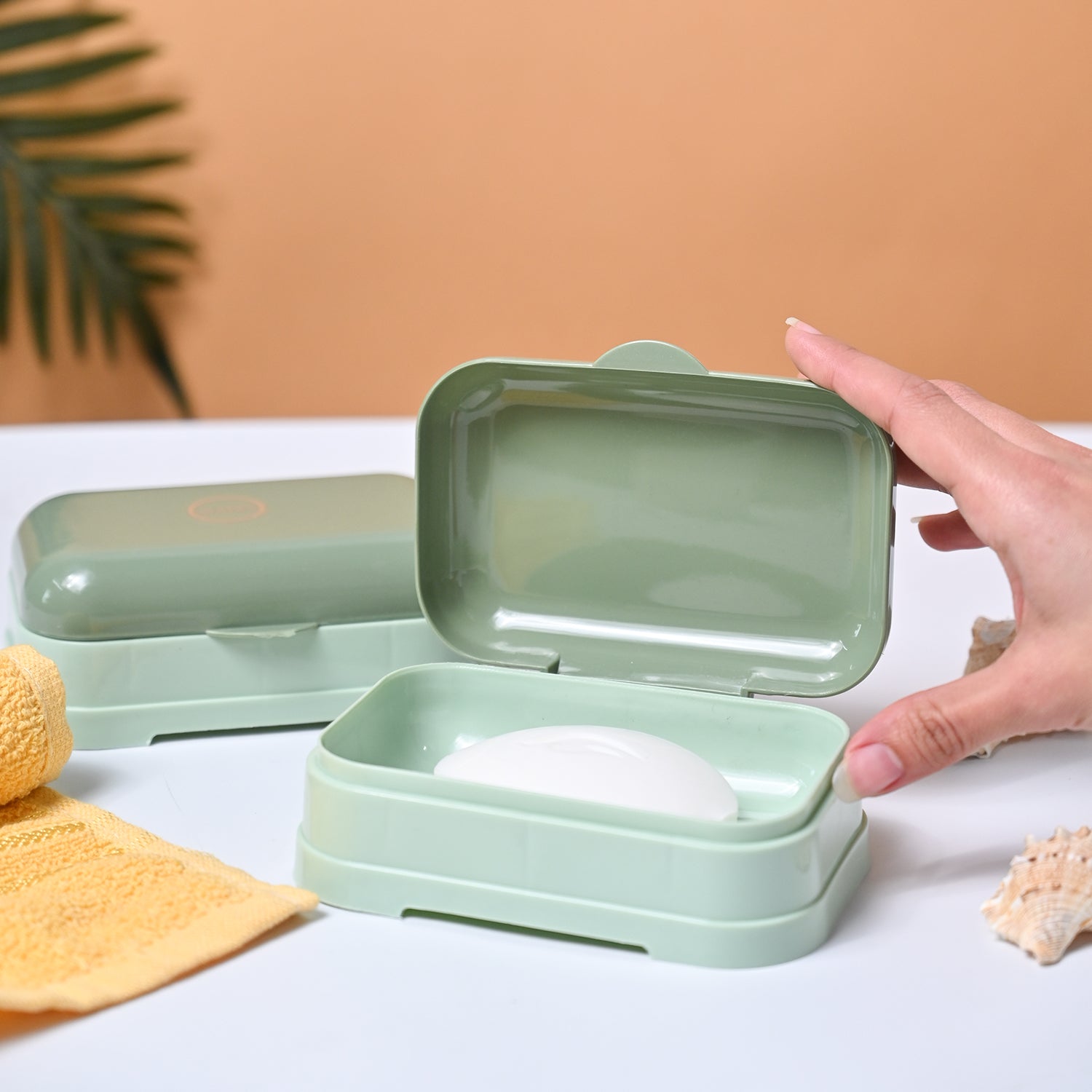 Market99 Plastic Off White & Green Soap Dish - Set Of 2