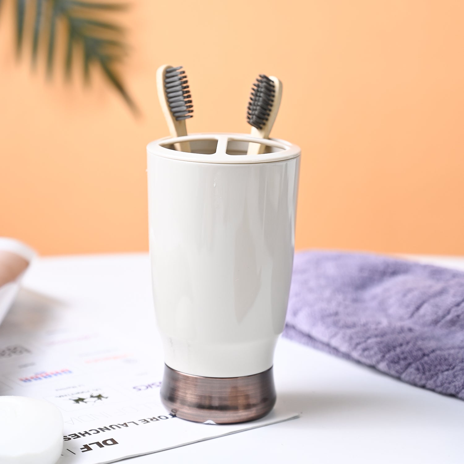 VON CASA Off White Toothbrush Holder