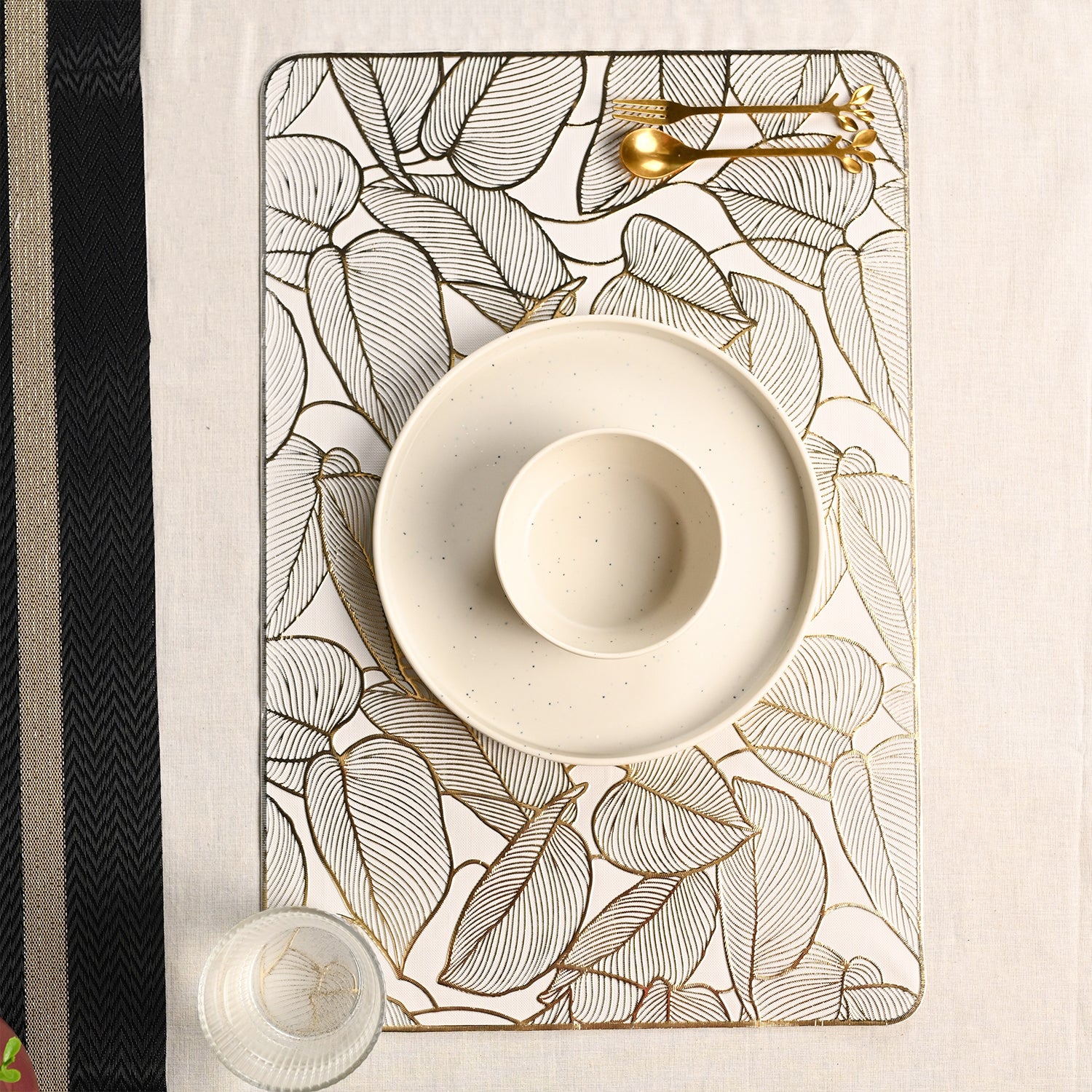 VON CASA Golden Placemat Set Of 2