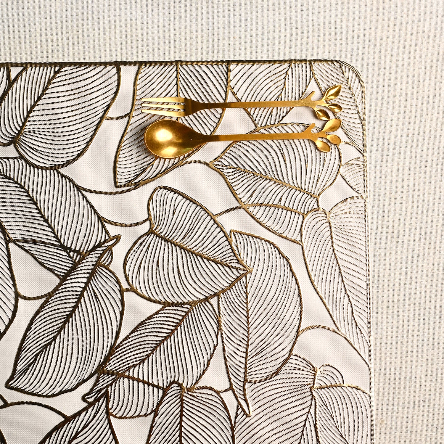 VON CASA Golden Placemat Set Of 2