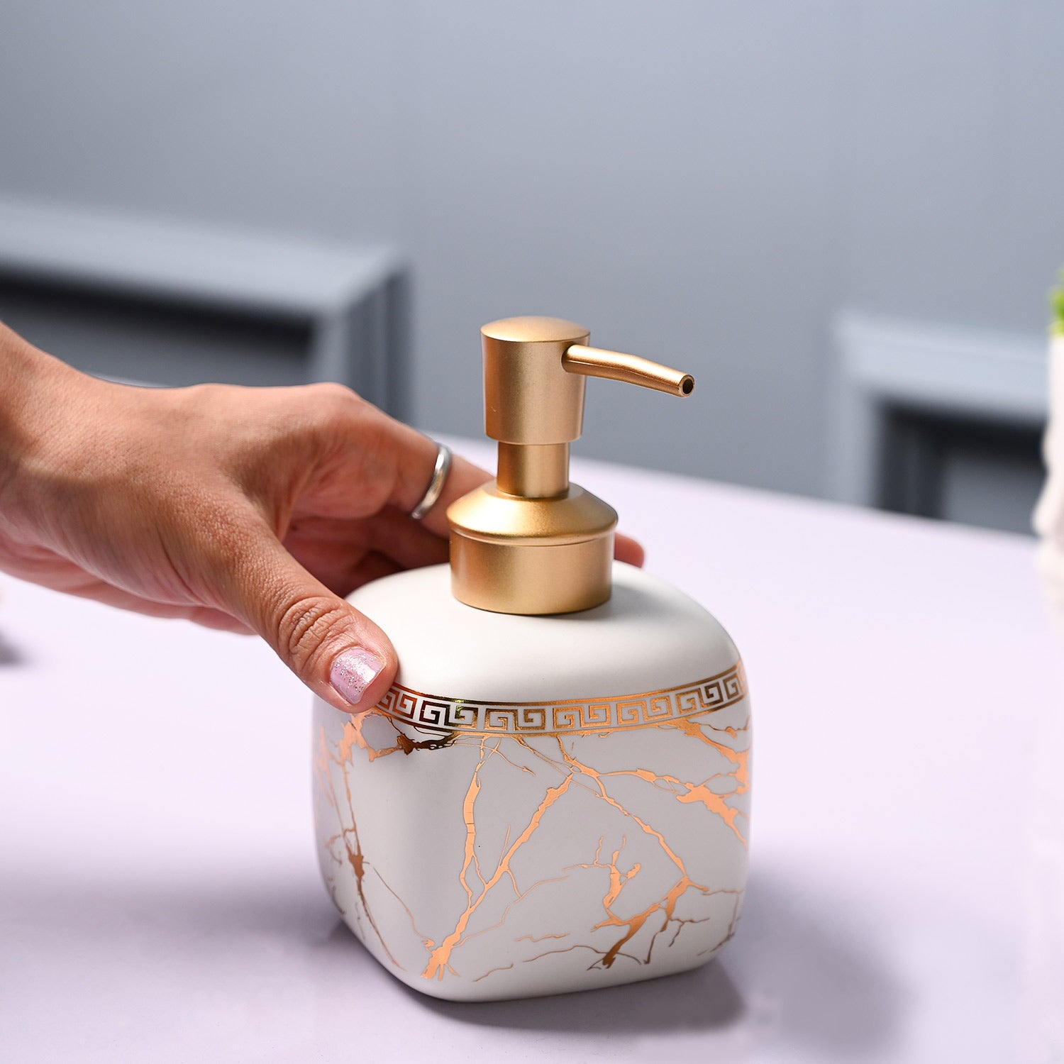 Ceramic Off White Cylindrical Soap Dispenser - Static Glossy Finish