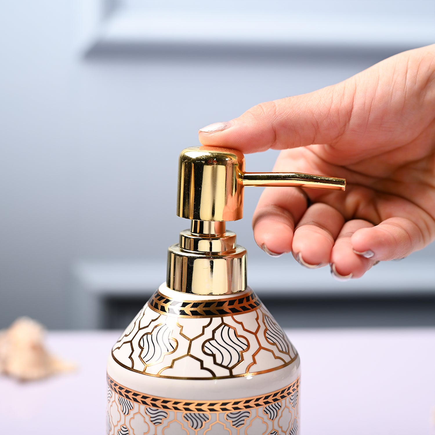 Ceramic Off White Cylindrical Soap Dispenser - Geometrical Glossy