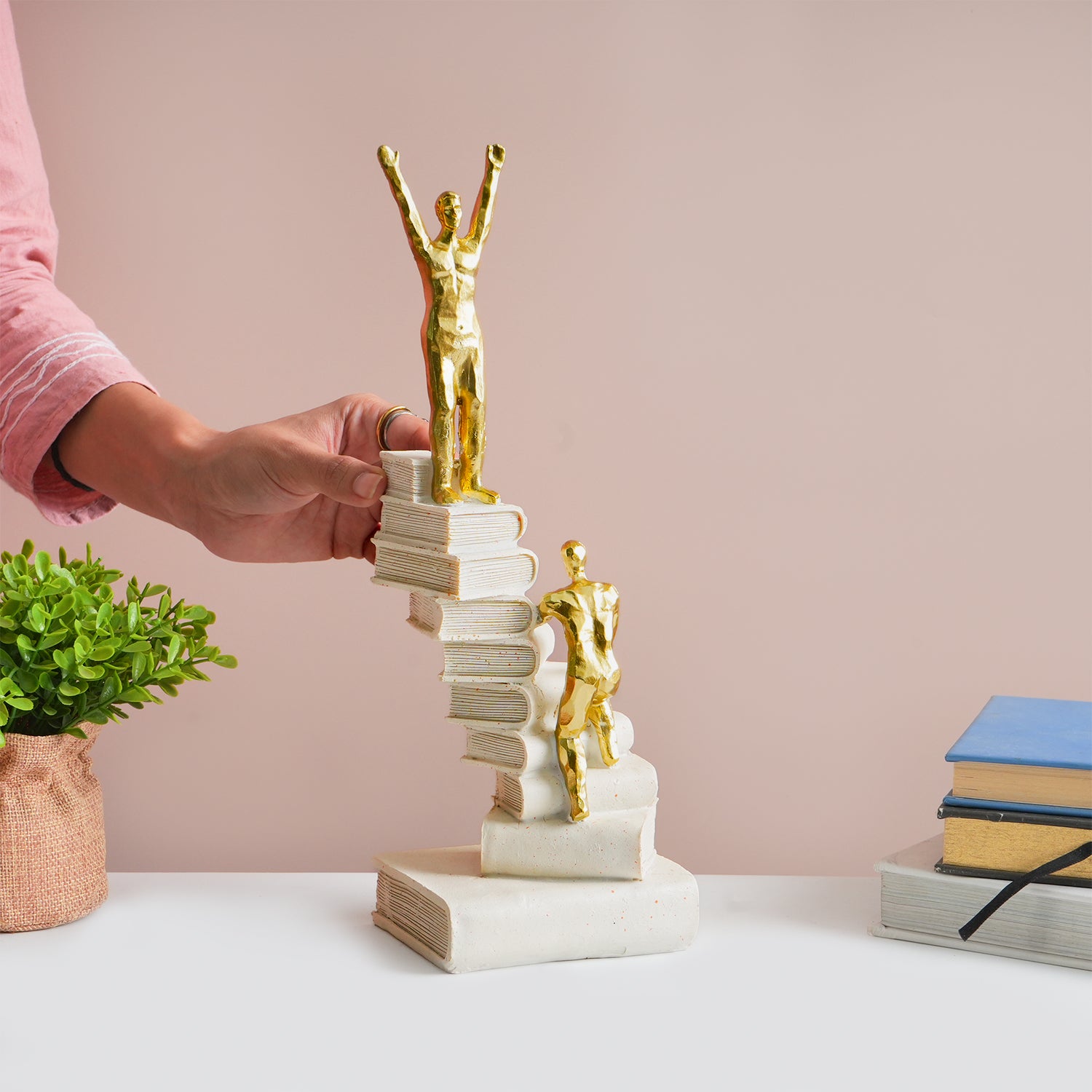 MARKET99 Resin Decor Object Staircase Design in White & Golden