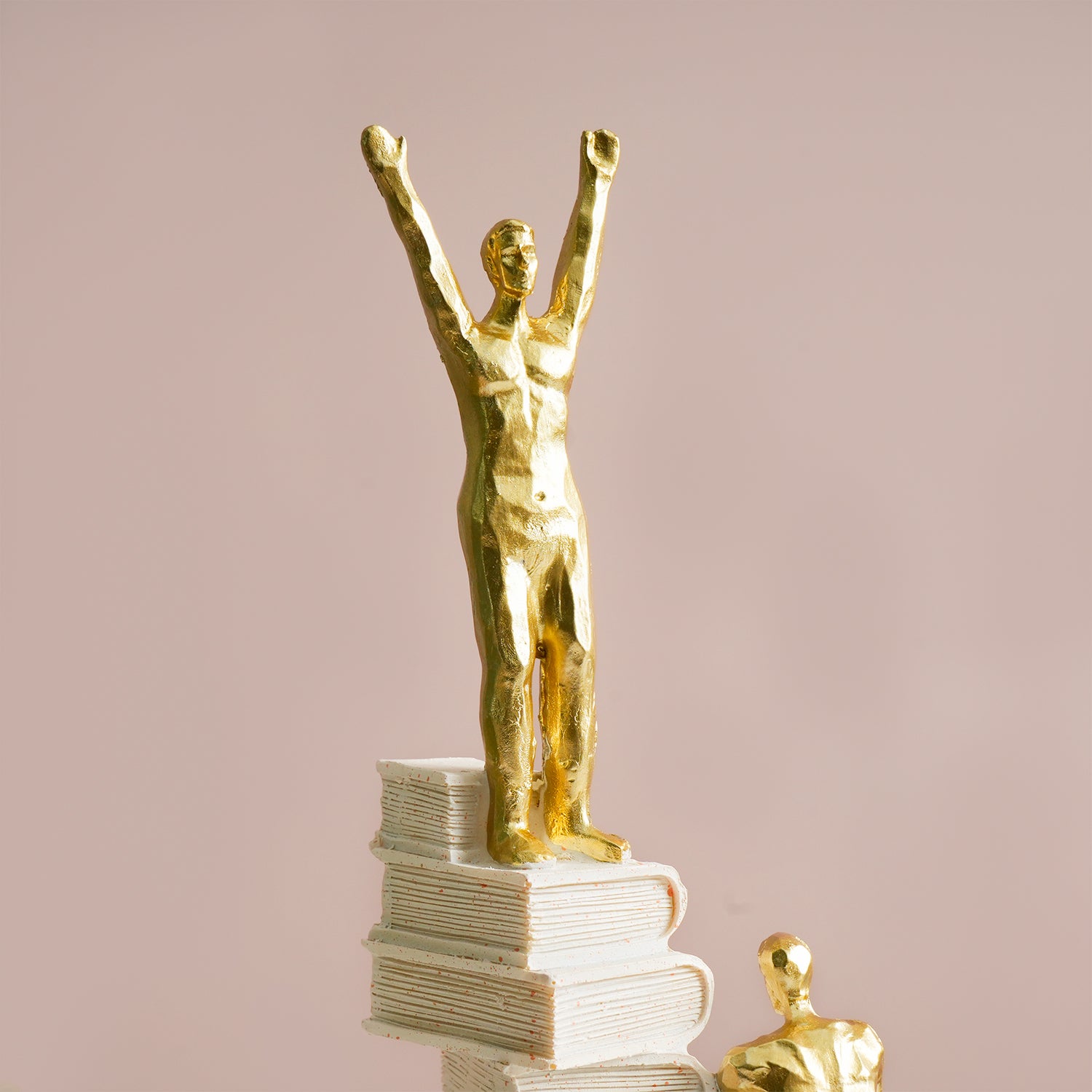 MARKET99 Resin Decor Object Staircase Design in White & Golden