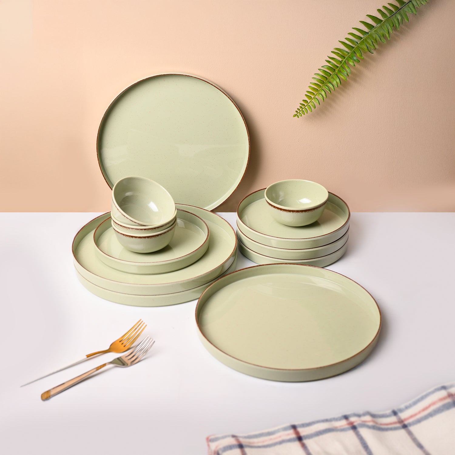 Market99 Rusty Green Melamine Dinner Set Of 12
