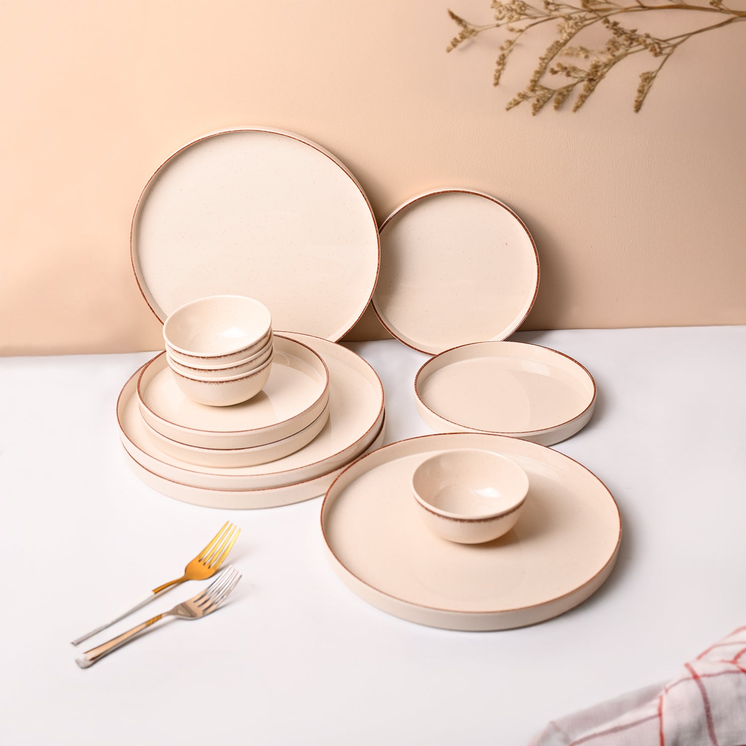 Market99 Chochip Cream Dinner Set – Glossy Melamine Elegant