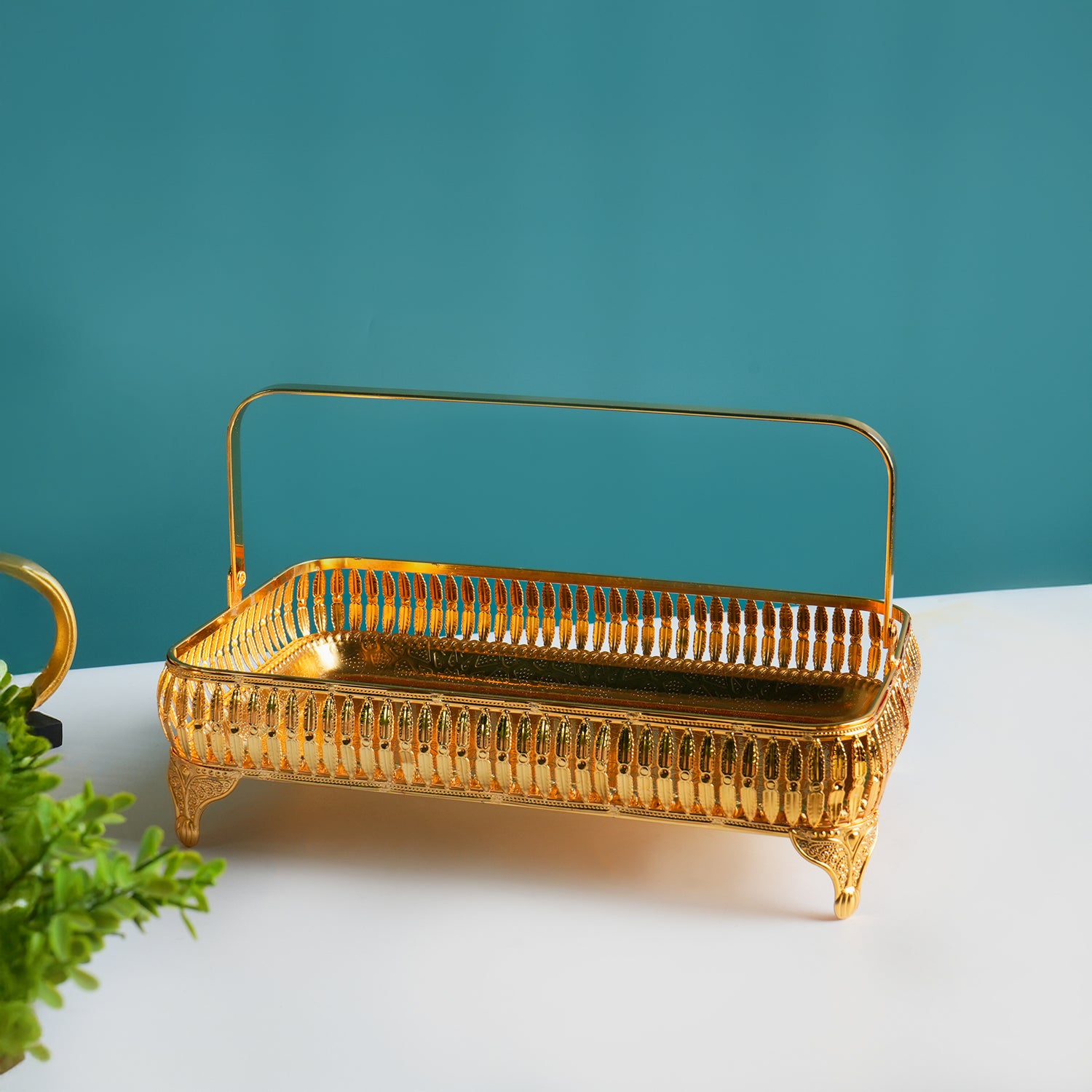 MARKET99 Golden Nordic Iron Basket With Handle