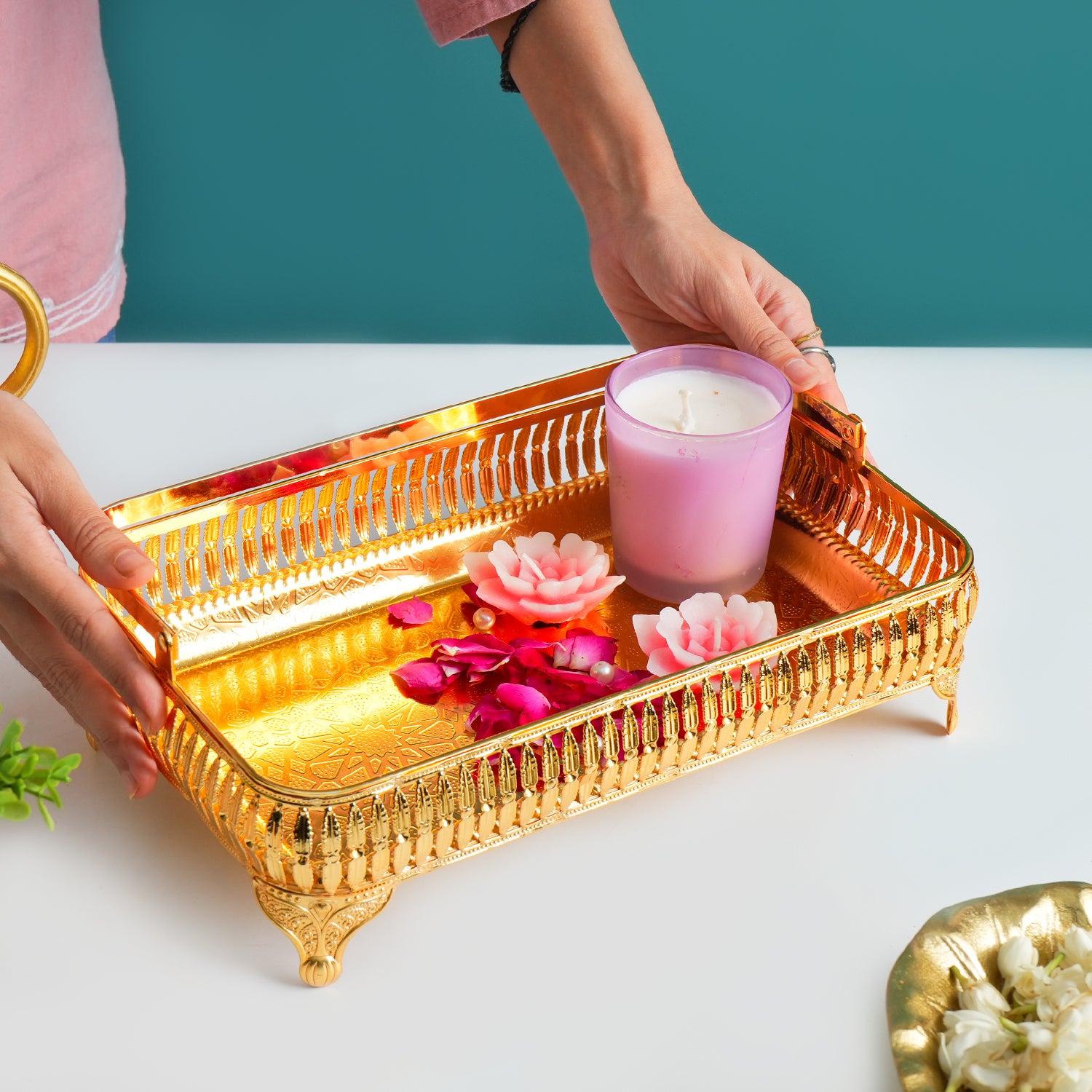 MARKET99 Golden Nordic Iron Basket With Handle