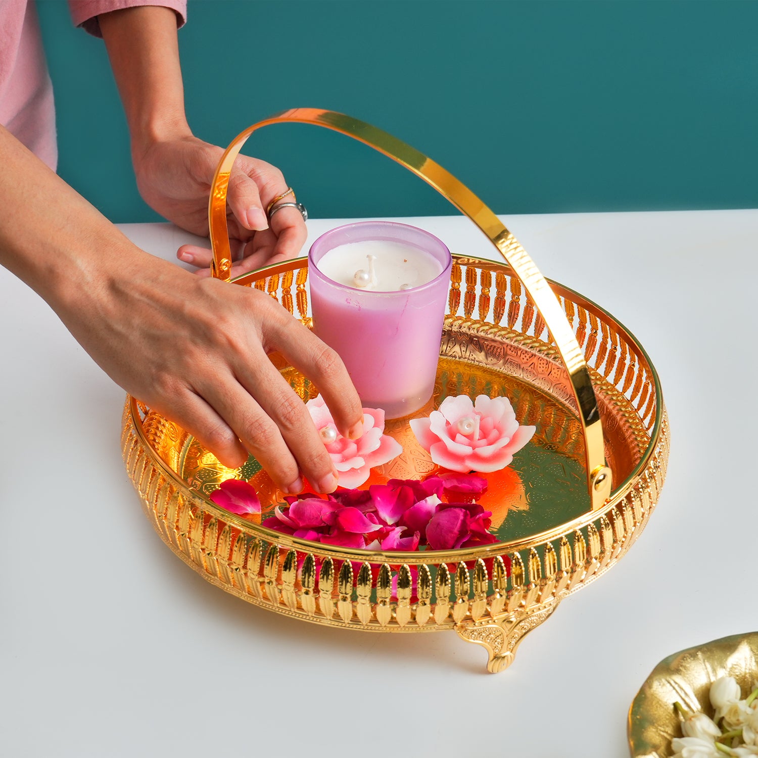 MARKET99 Golden Round Nordic Basket With Handle