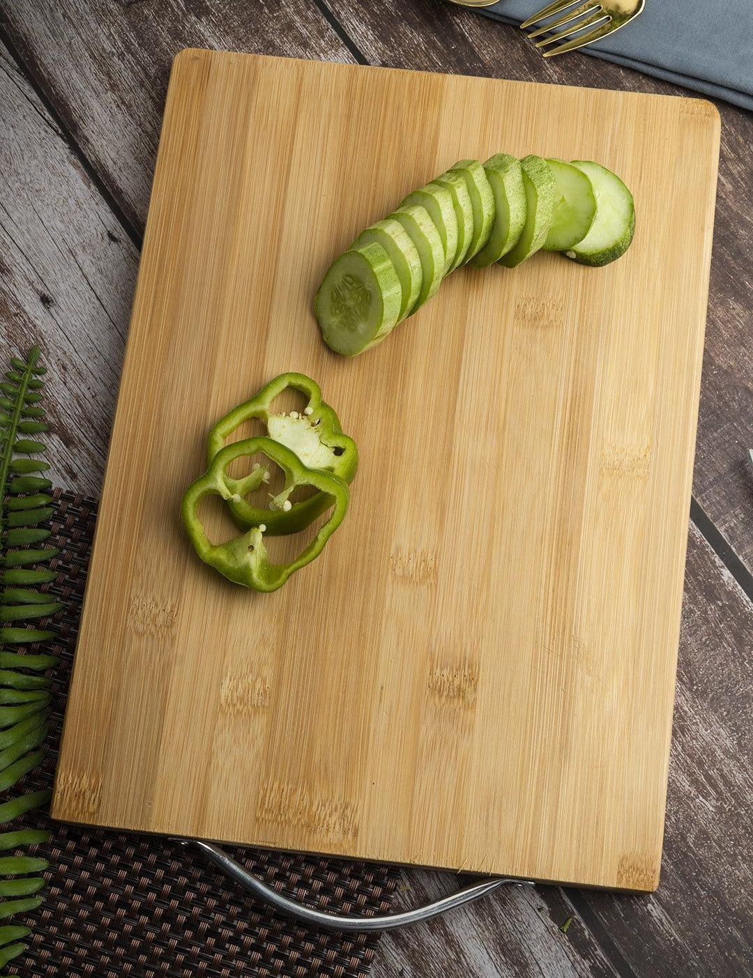 Chopping Board, with Metal Handle, Wooden Finish, Natural Wood Colour, Bamboo - MARKET 99
