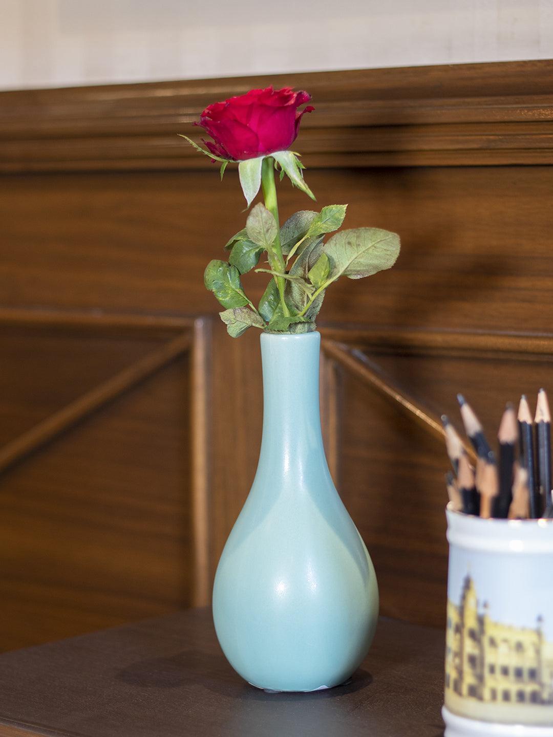 Buy Decorative Ceramic Flower Vase - Green Pear, Glossy at the best price  on Thursday, March 21, 2024 at 4:42 am +0530 with latest offers in India.  Get Free Shipping on Prepaid order above Rs ₹149 – MARKET99