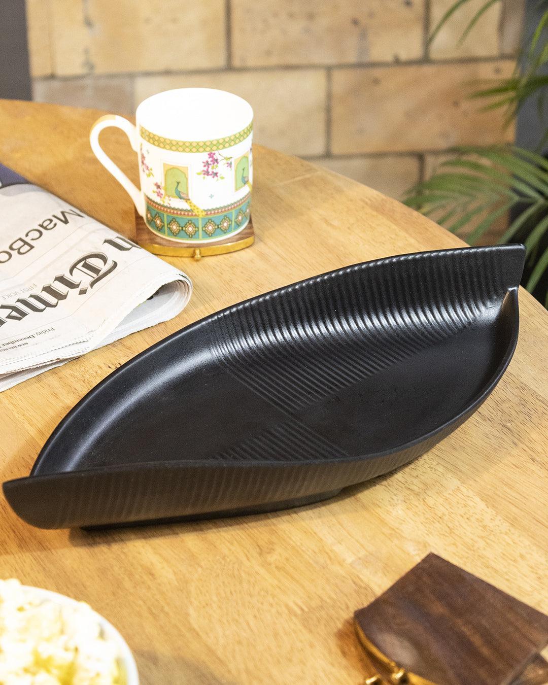 Market 99 - Melamine Matte Finish BOAT Platter for Dining Table