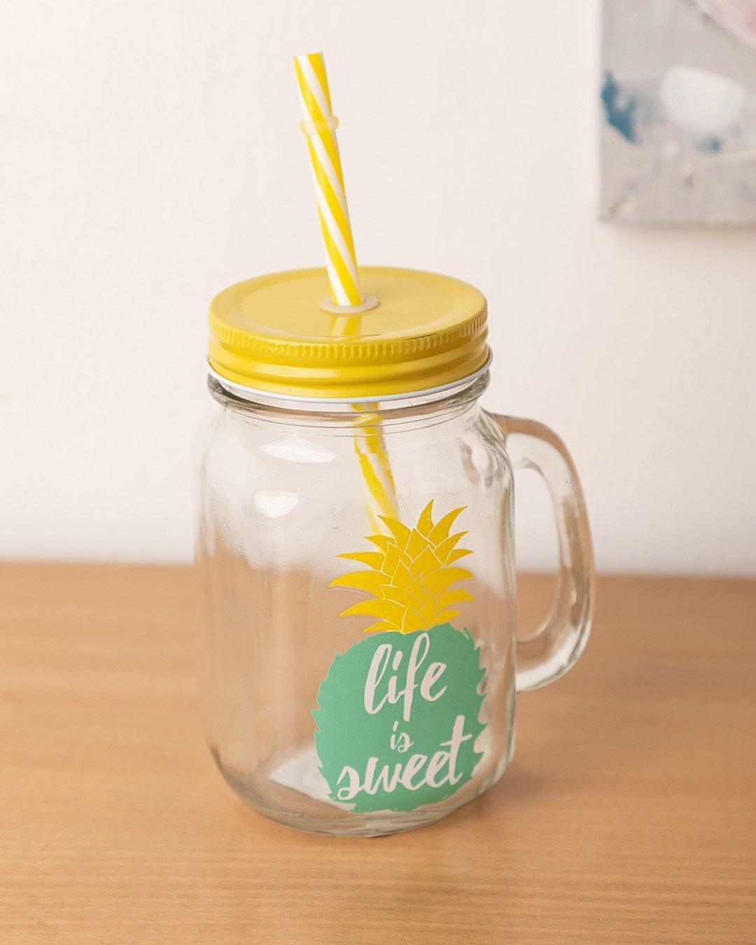 http://market99.com/cdn/shop/files/mason-jar-with-straw-and-lid-yellow-glass-450-ml-mason-mug-1-29021386801322.jpg?v=1697007250