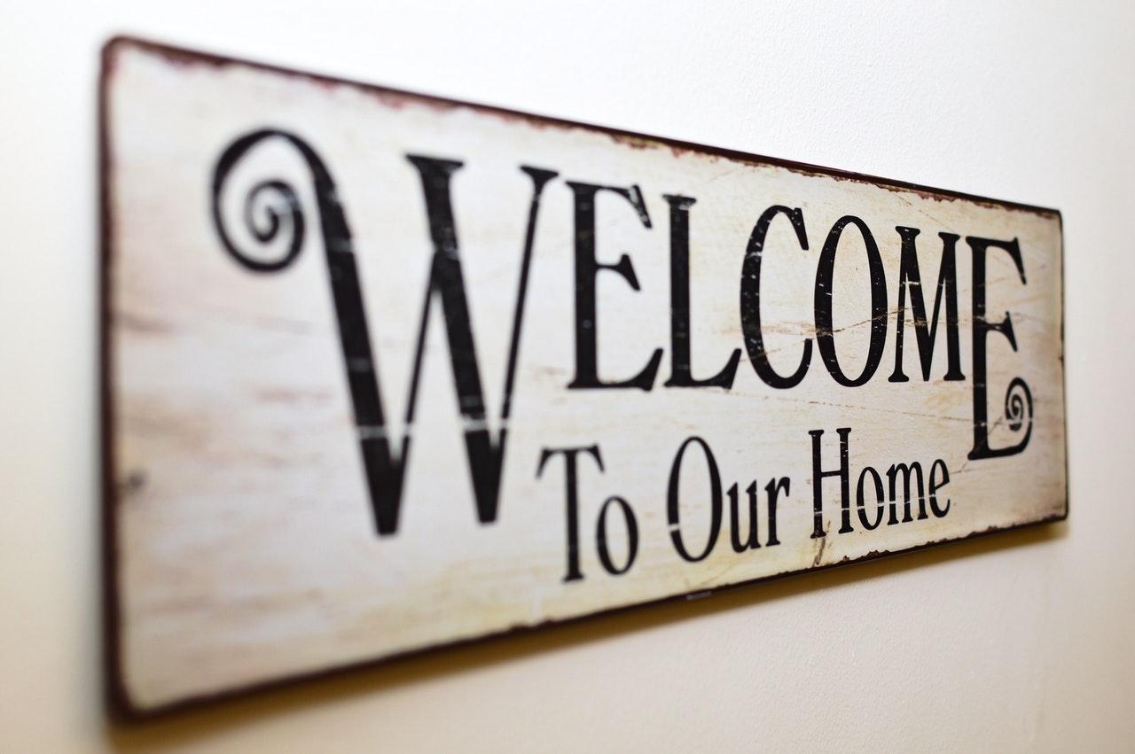 Quirky & Stylish Wall Plaques For Every Room - MARKET 99