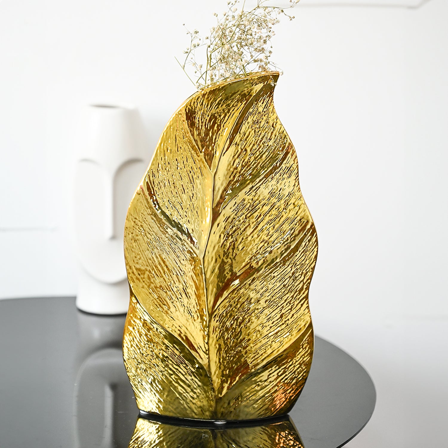 Stylish Leaf Shape Ceramic Vase