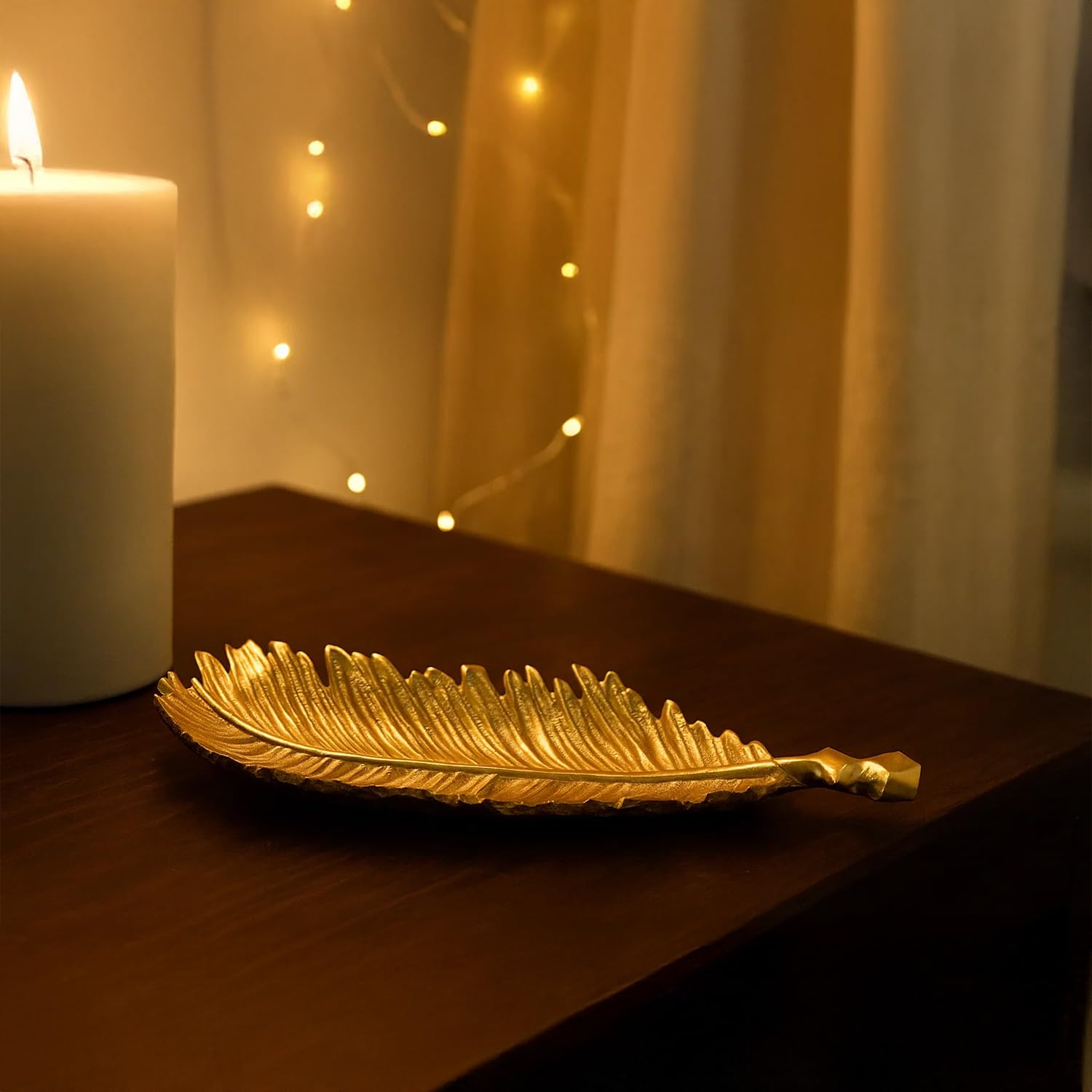 VON CASA Golden Embossed Dish Tray