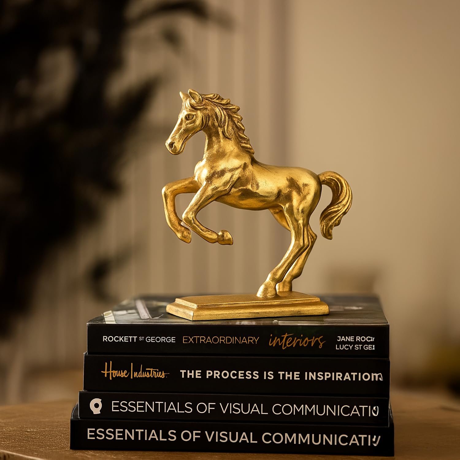 VON CASA Golden Embossed Dancing Horse