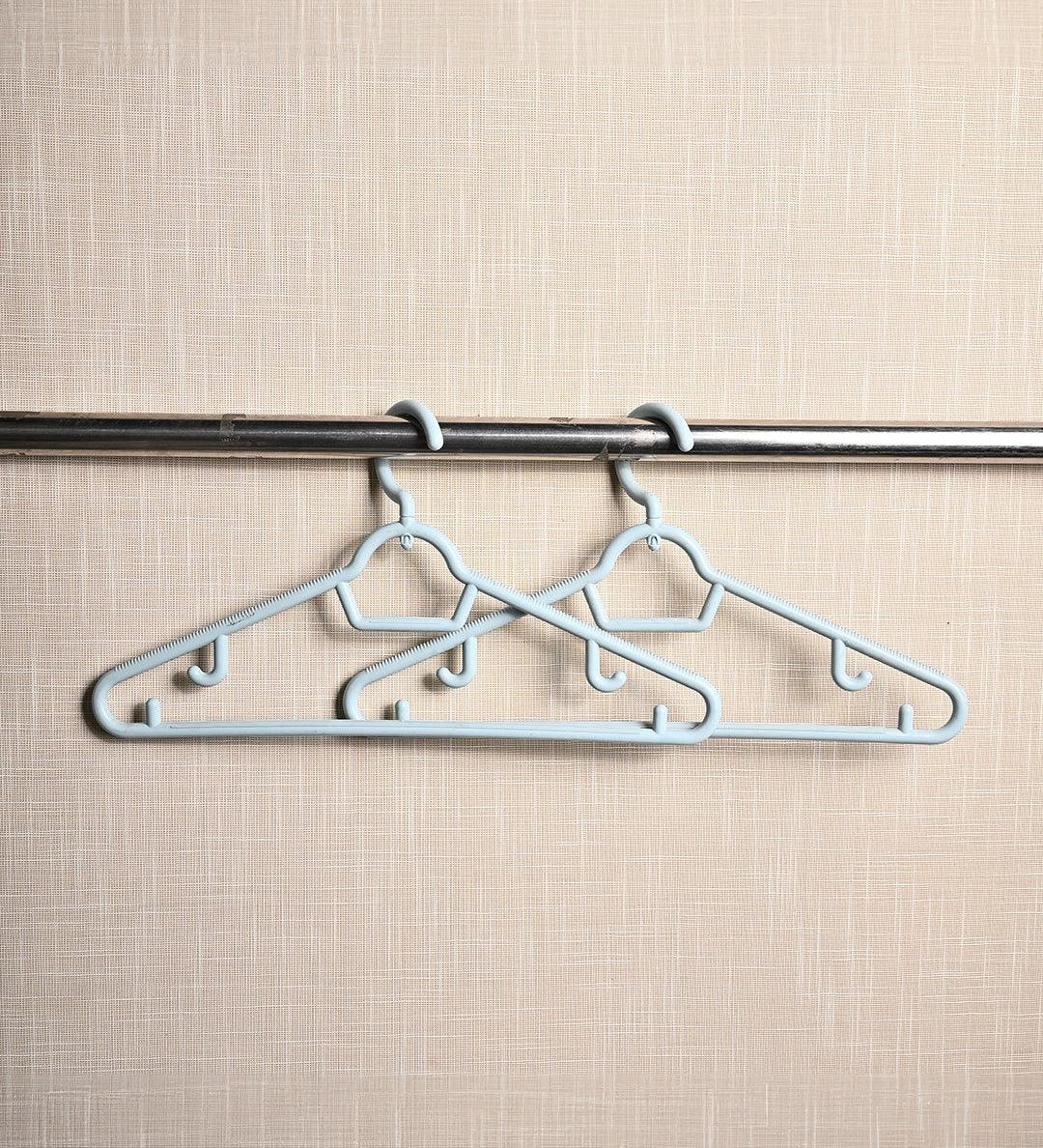 Solid Hangers, Turquoise, Plastic, Set of 4 - MARKET99