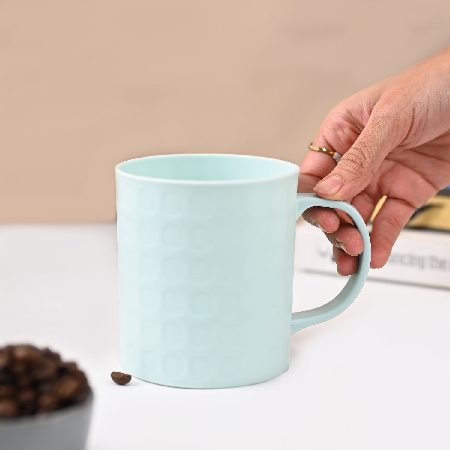 Classic Turquoise Coffee Mug: Enjoy Your Morning Brew in Style!