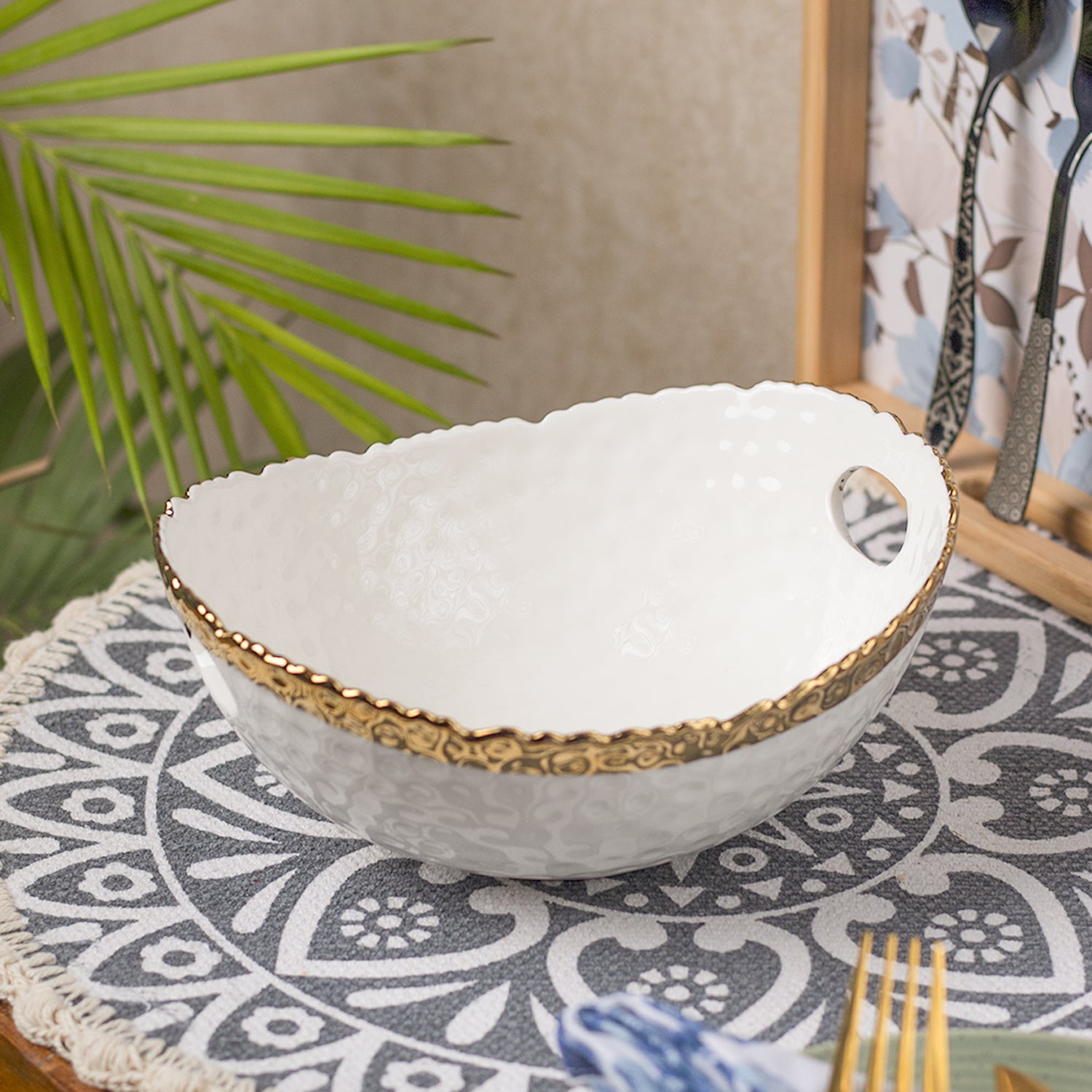 Antique Off White Ceramic Round Serving Dish ( Both Side Handle ) - 21 x 17 x 9CM