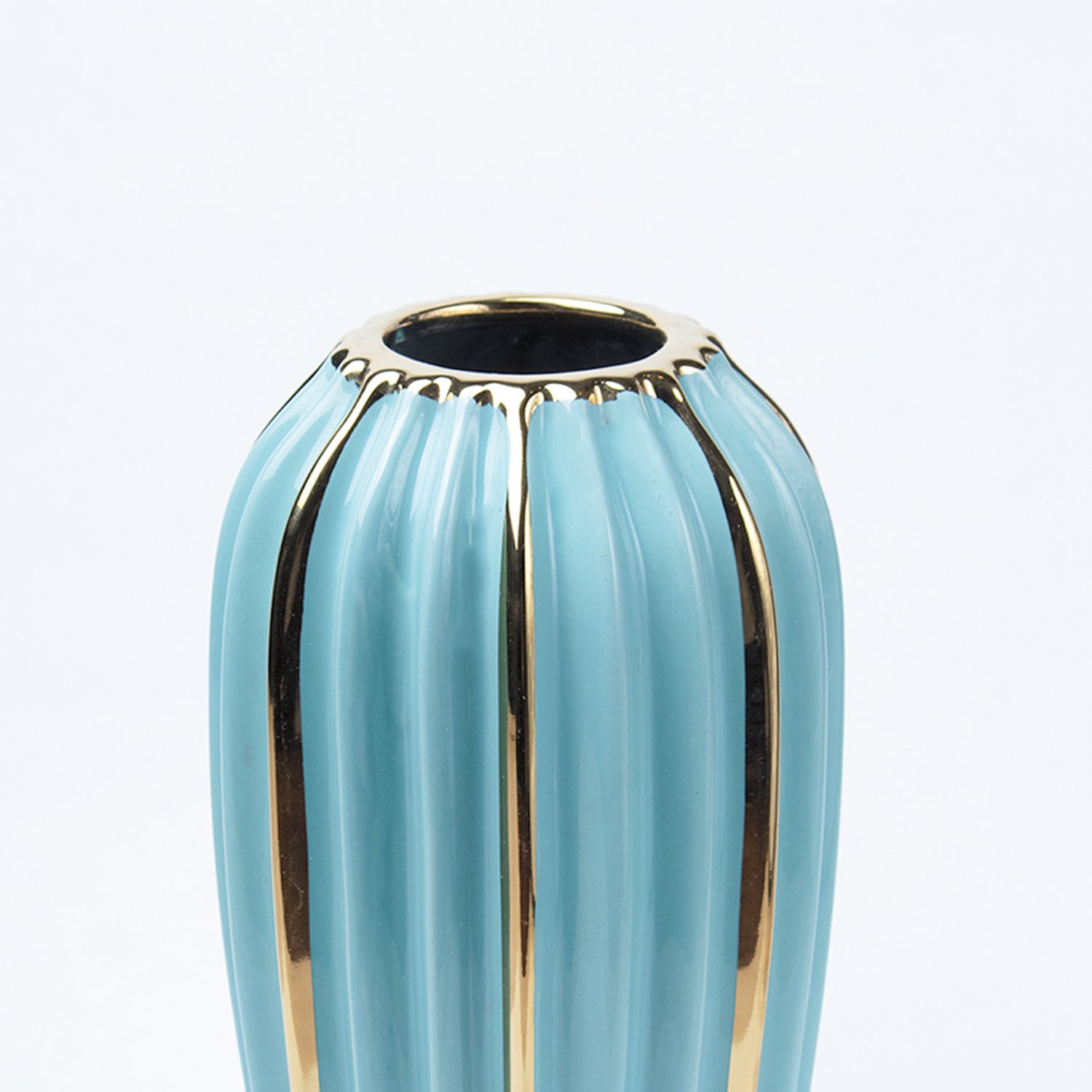 Emrald Ceramic Vase - Ribbed Design, Flower Holder