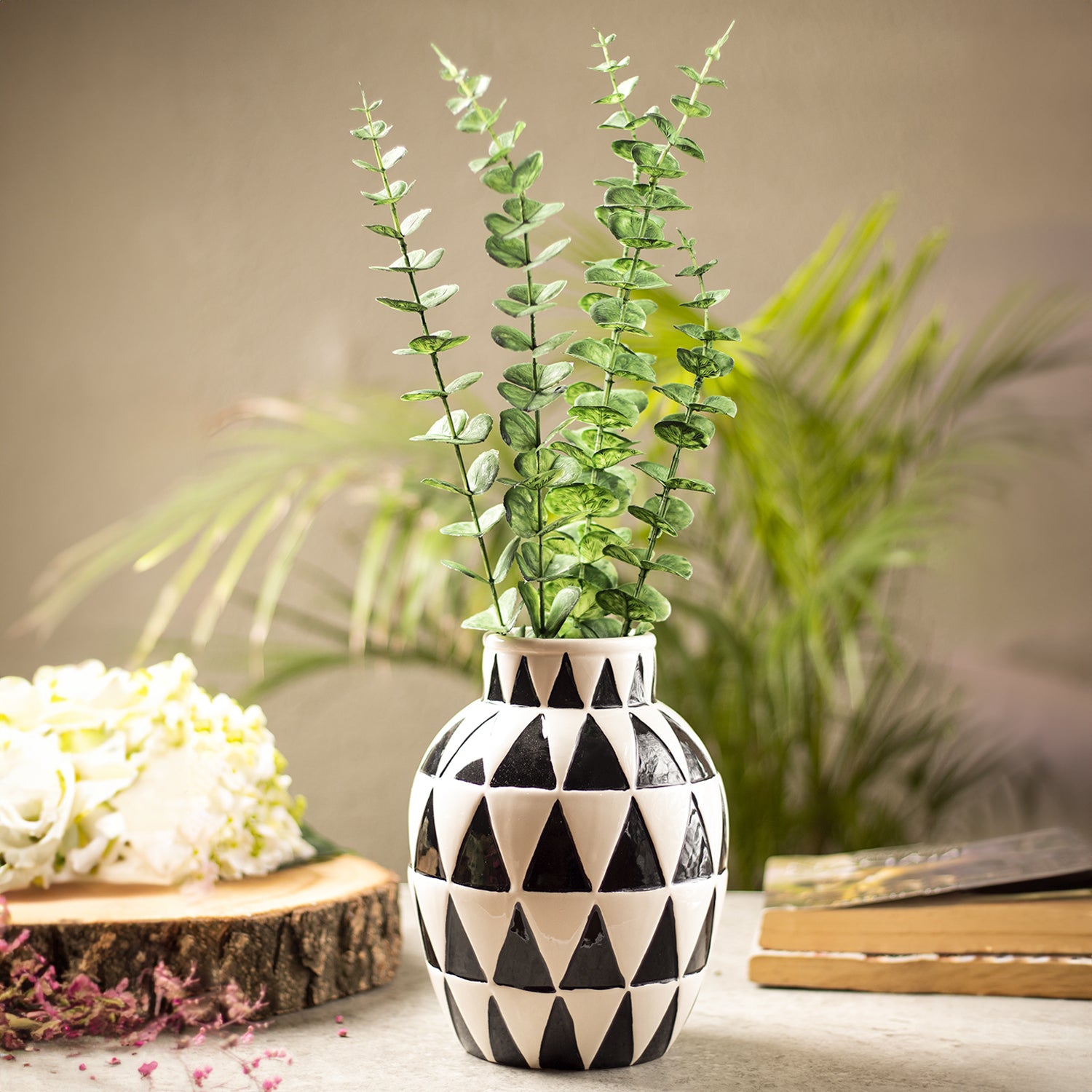 Black & White Ceramic Curvy Vase - Triangular Checks, Flower Holder