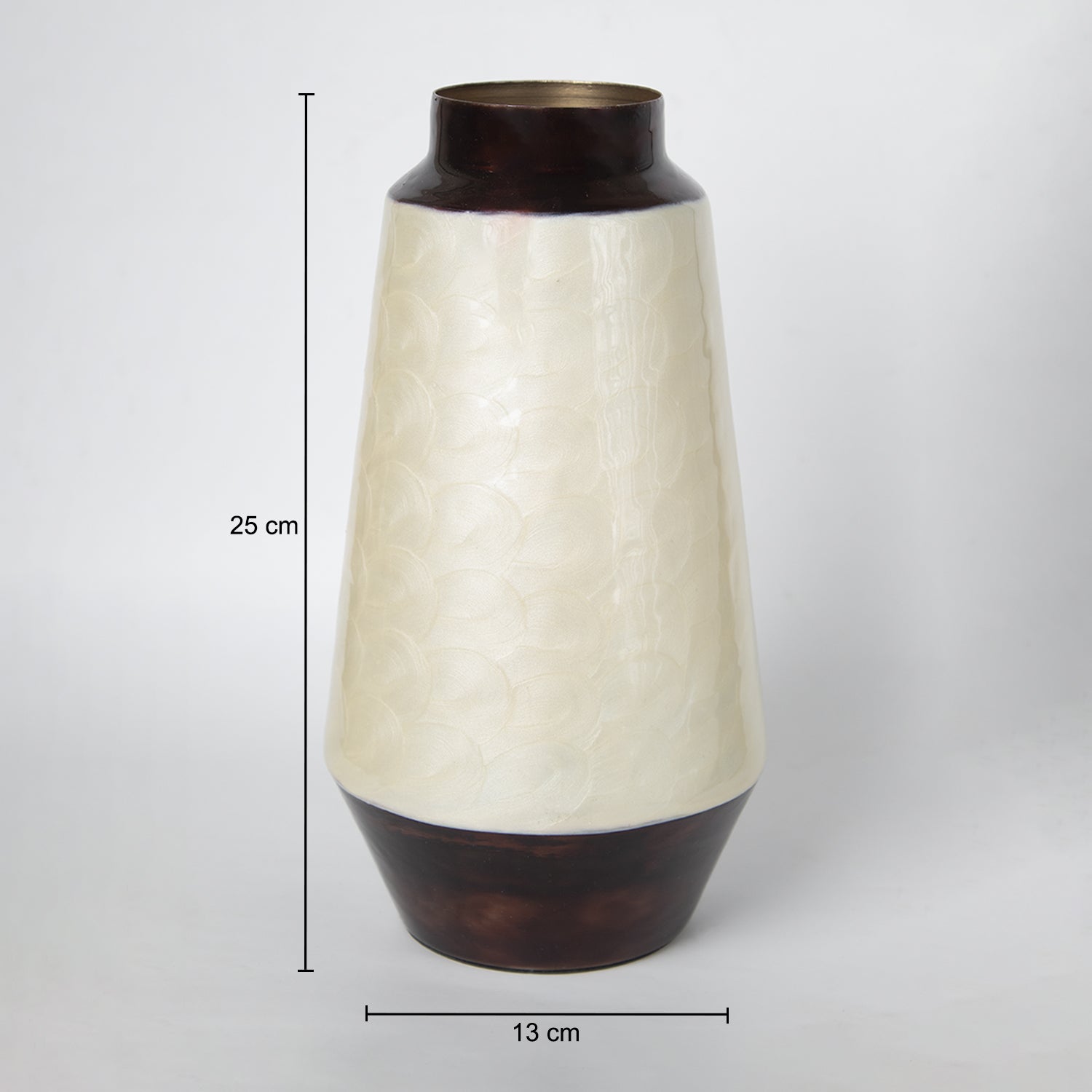 VON CASA Ivory Bud Shape Vase (Ivory Enamel)