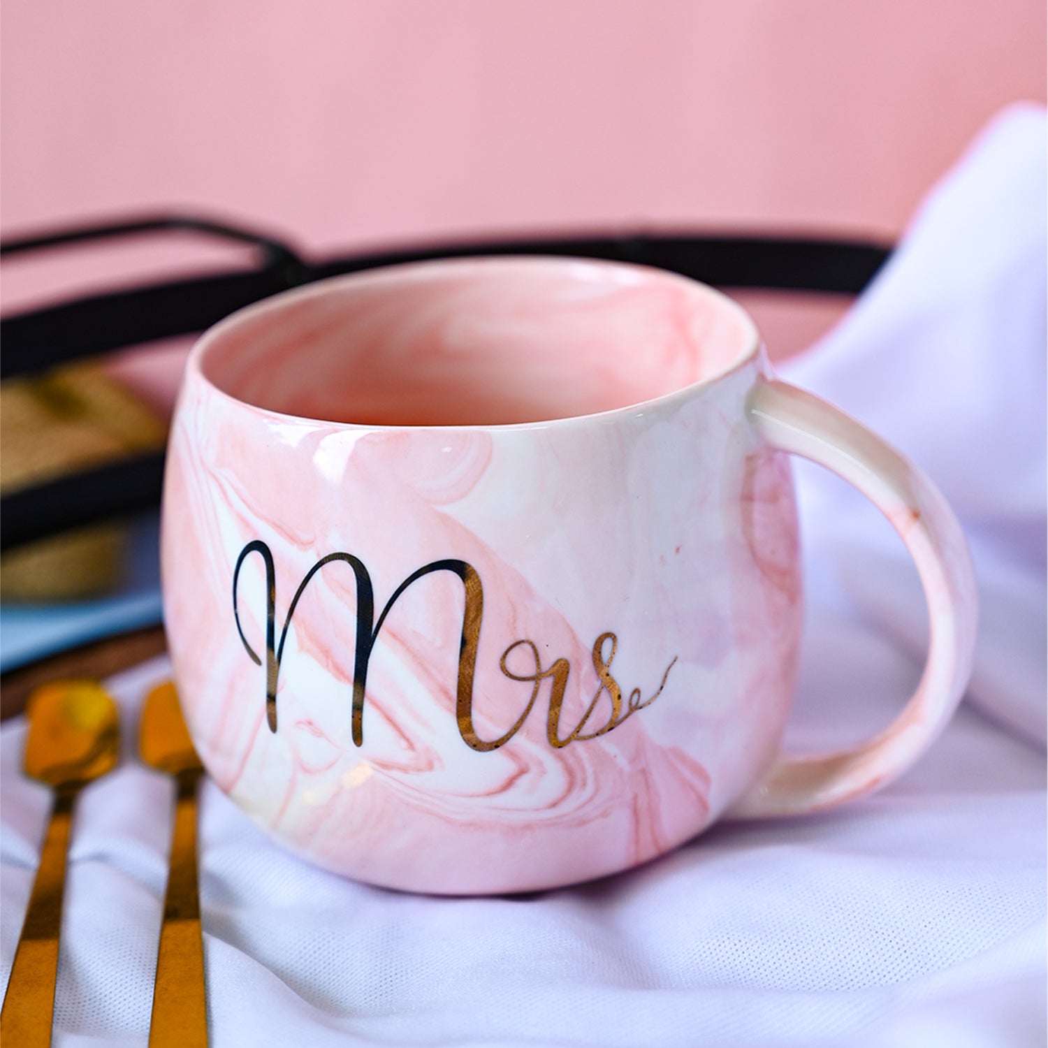 Mrs. Royal Marble Mug - 350mL, Pink