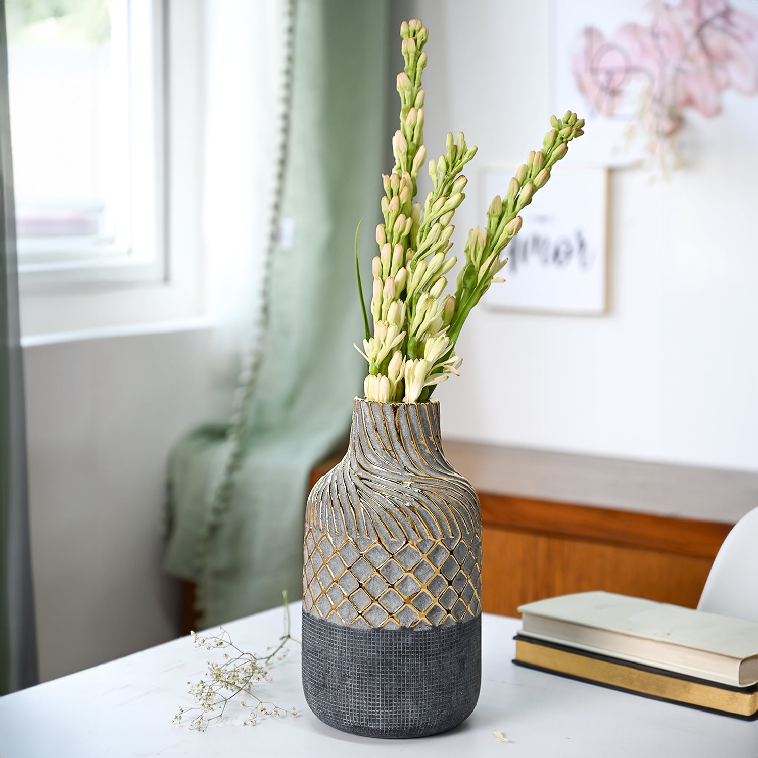 VON CASA Abstract Ceramic Vase