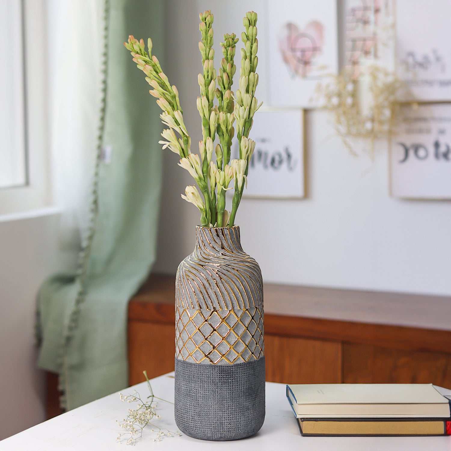 VON CASA Abstract Ceramic Vase