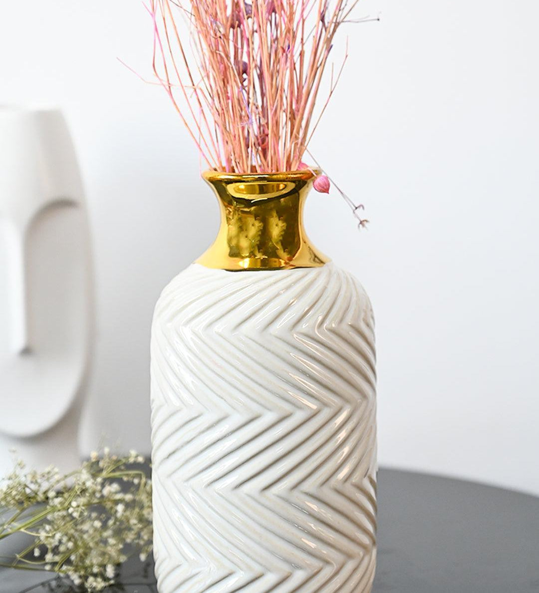 Stylish White Ceramic Vase - MARKET99