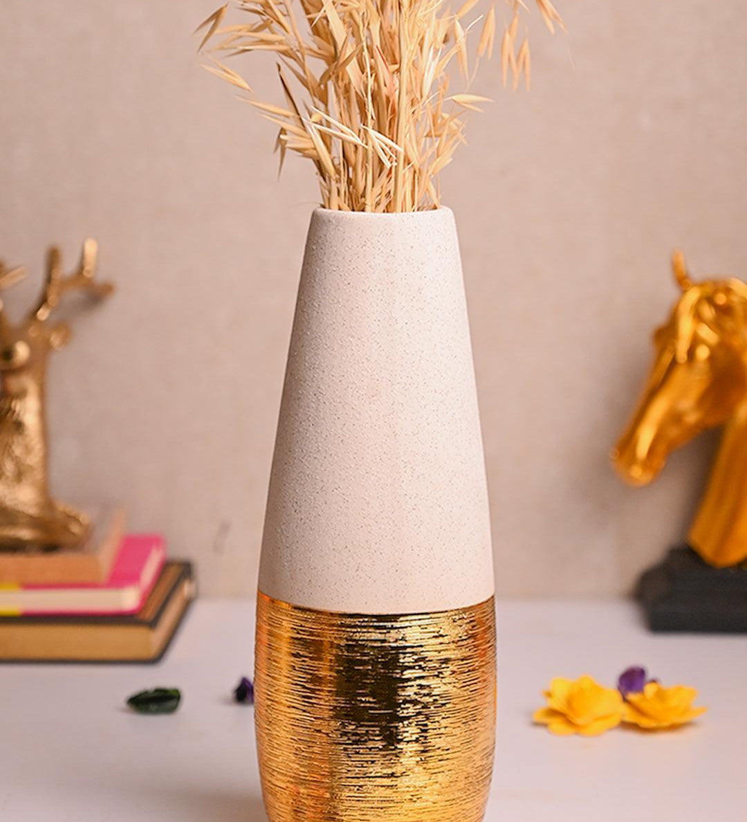 Stylish White Ceramic Vase - MARKET99