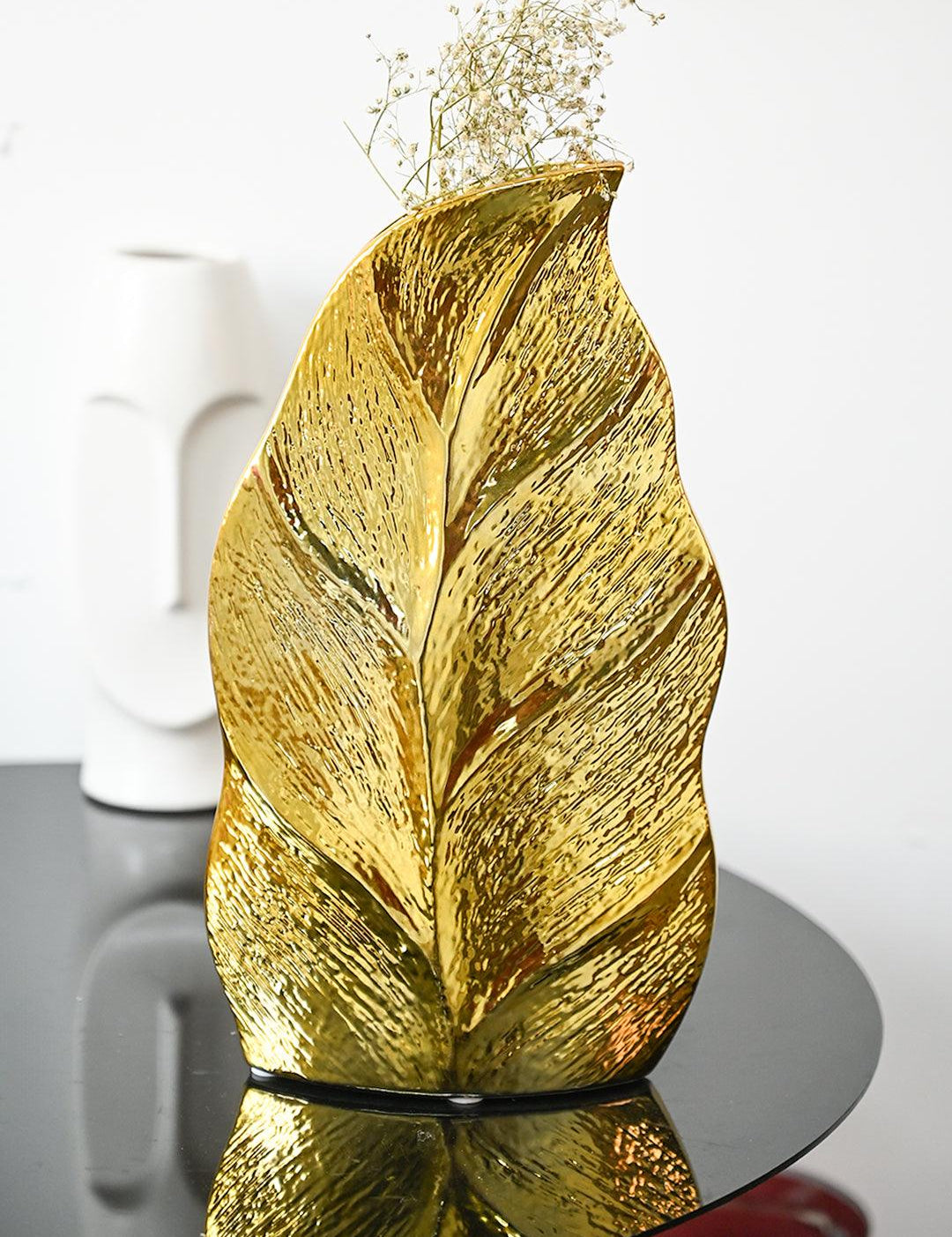 Stylish Leaf Shape Ceramic Vase - MARKET99