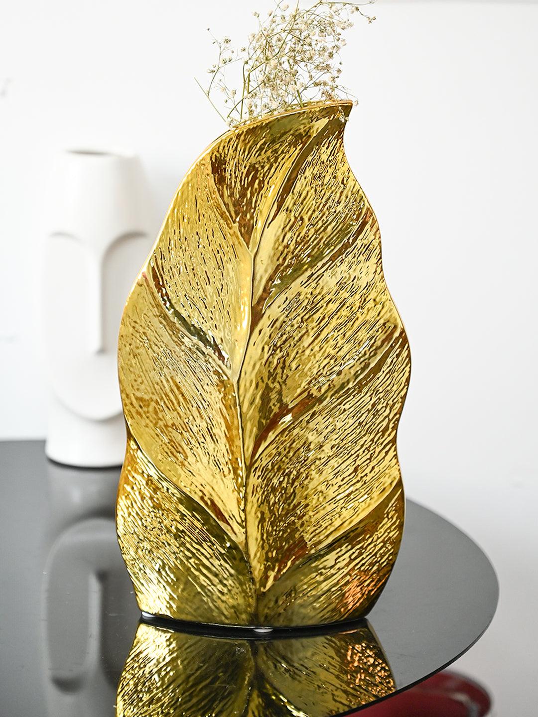 Stylish Leaf Shape Ceramic Vase - MARKET99