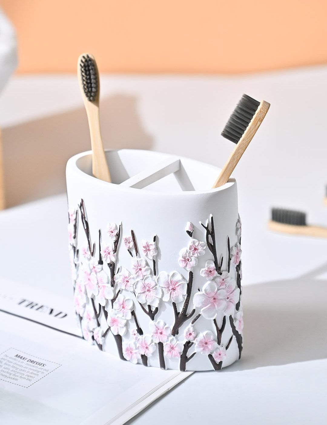 VON CASA White Toothbrush Holder - 420Ml - MARKET99