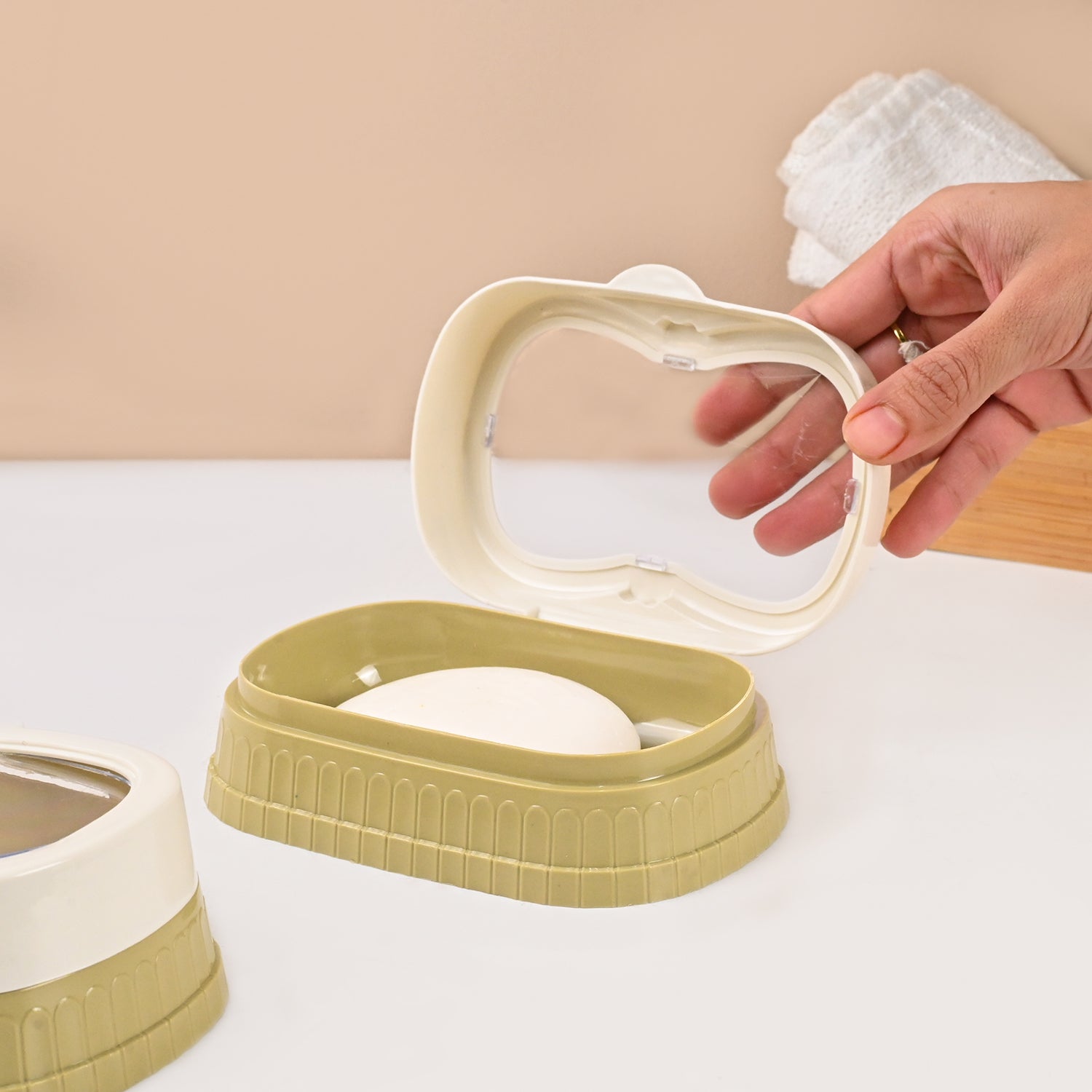 Market99 Plastic White & Yellow Soap Dish - Set Of 2