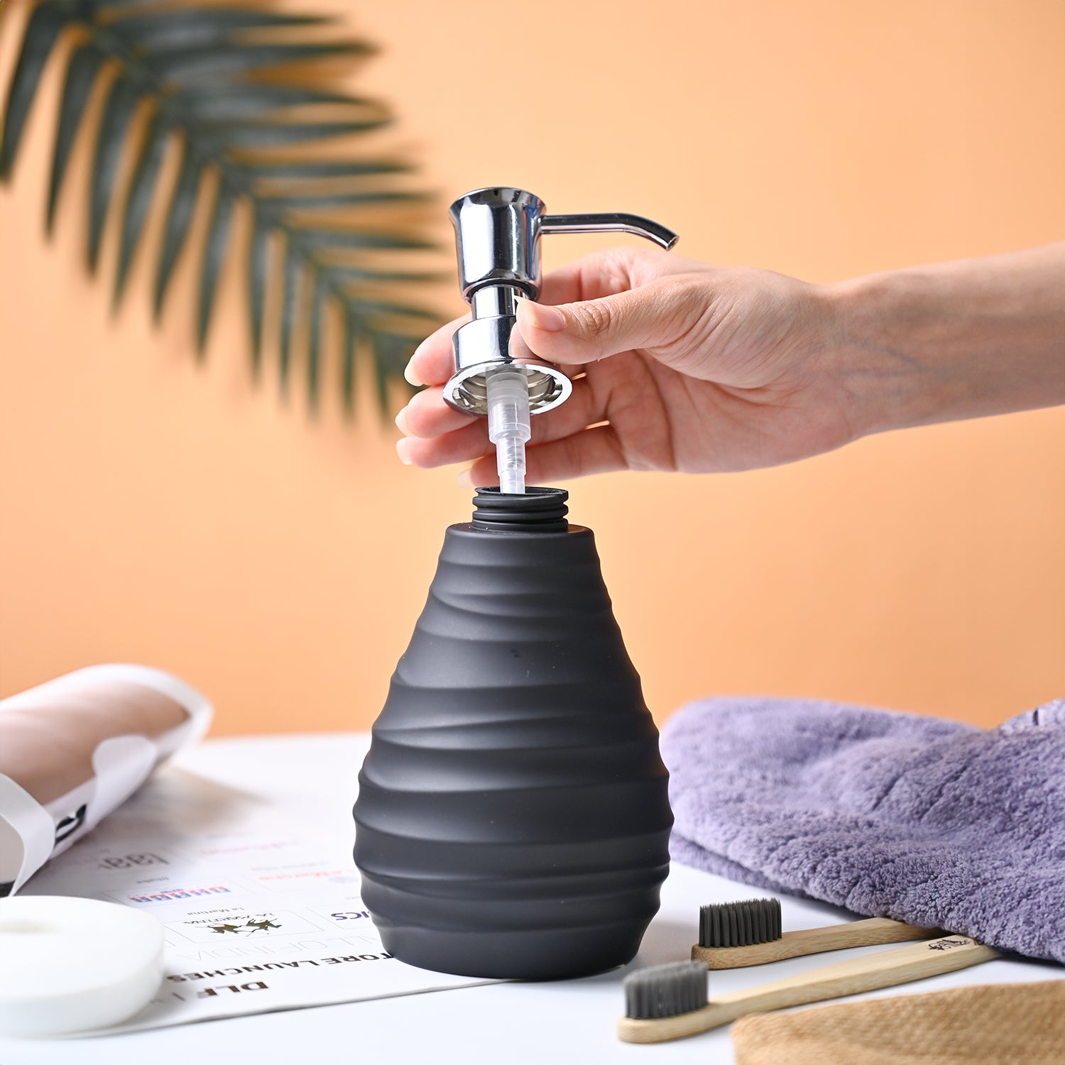 VON CASA Black Soap Dispenser