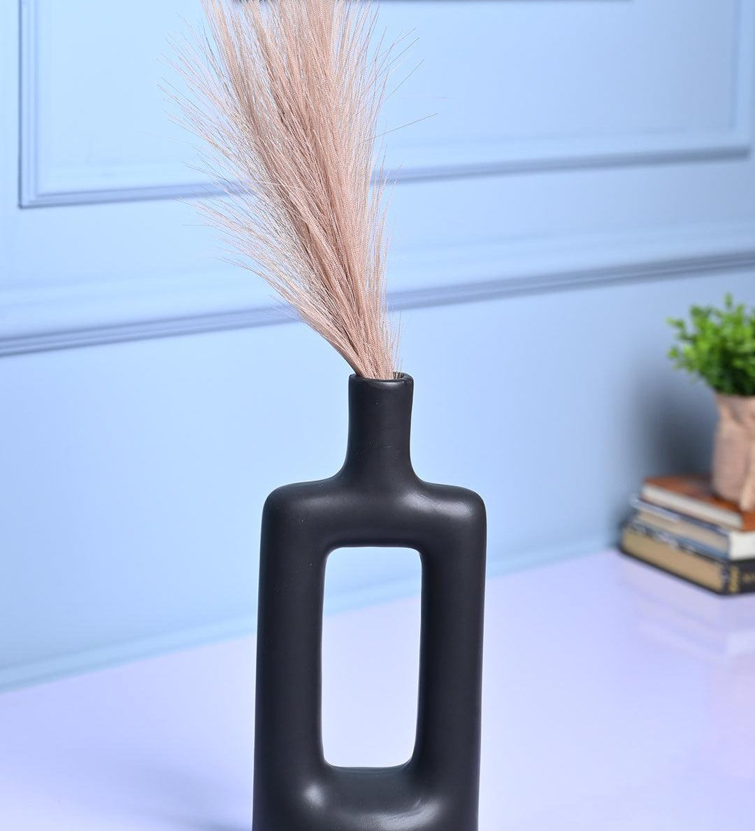 Stylish Black Ceramic Vase - MARKET99
