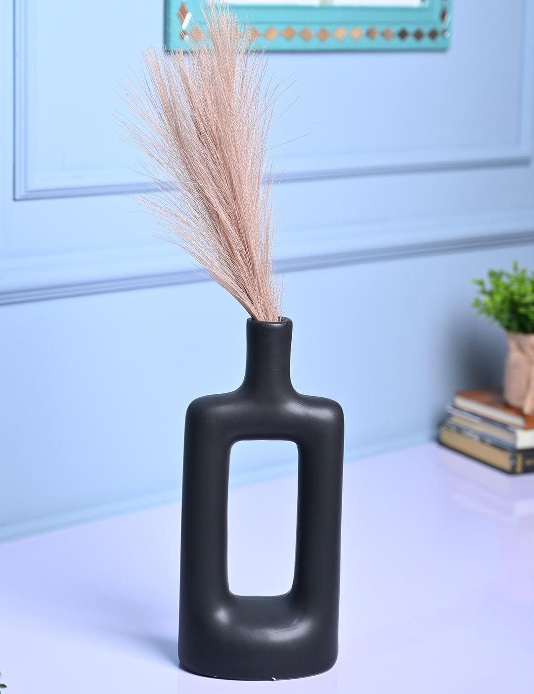 Stylish Black Ceramic Vase - MARKET99