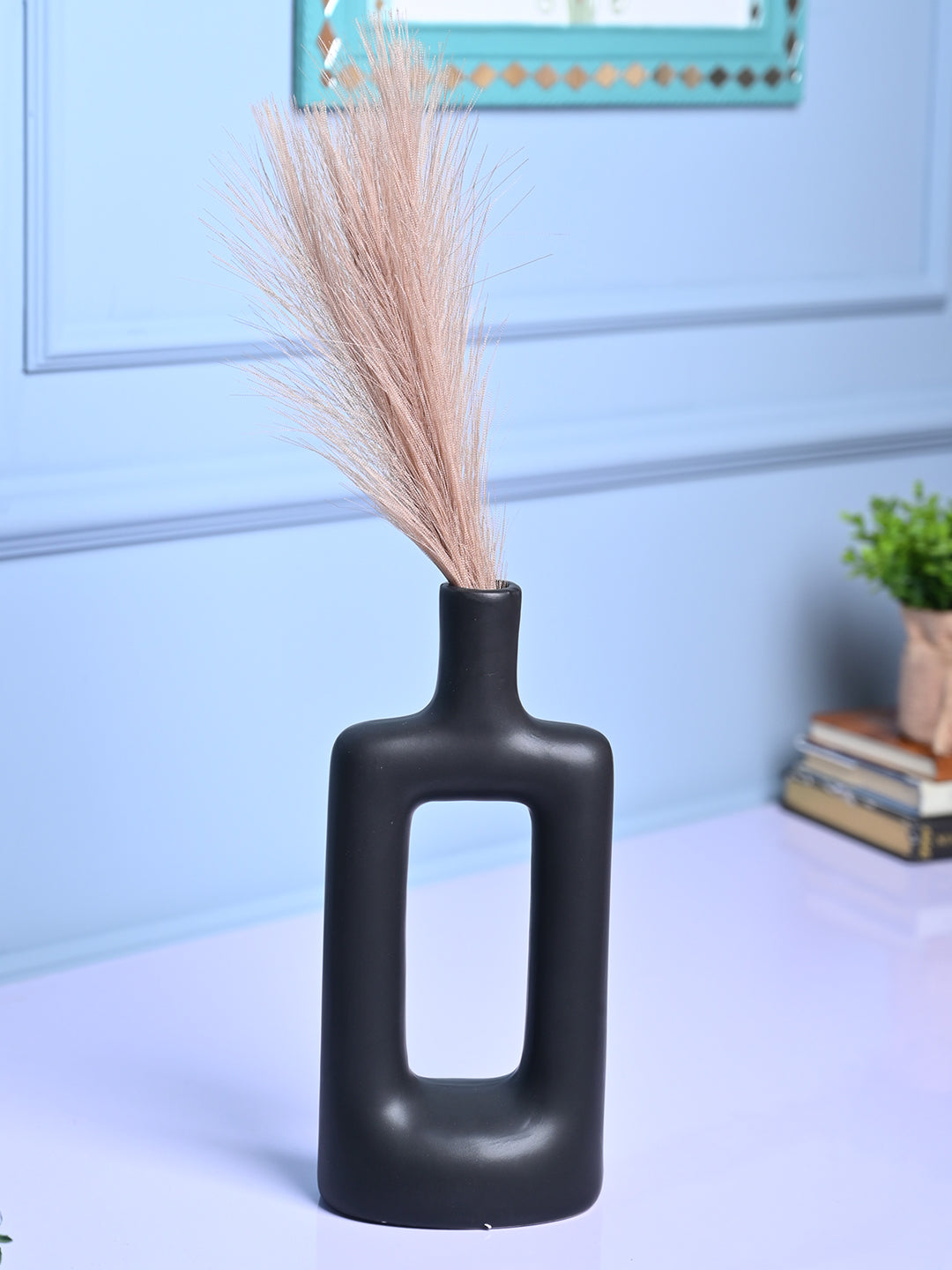 Stylish Black Ceramic Vase - MARKET99