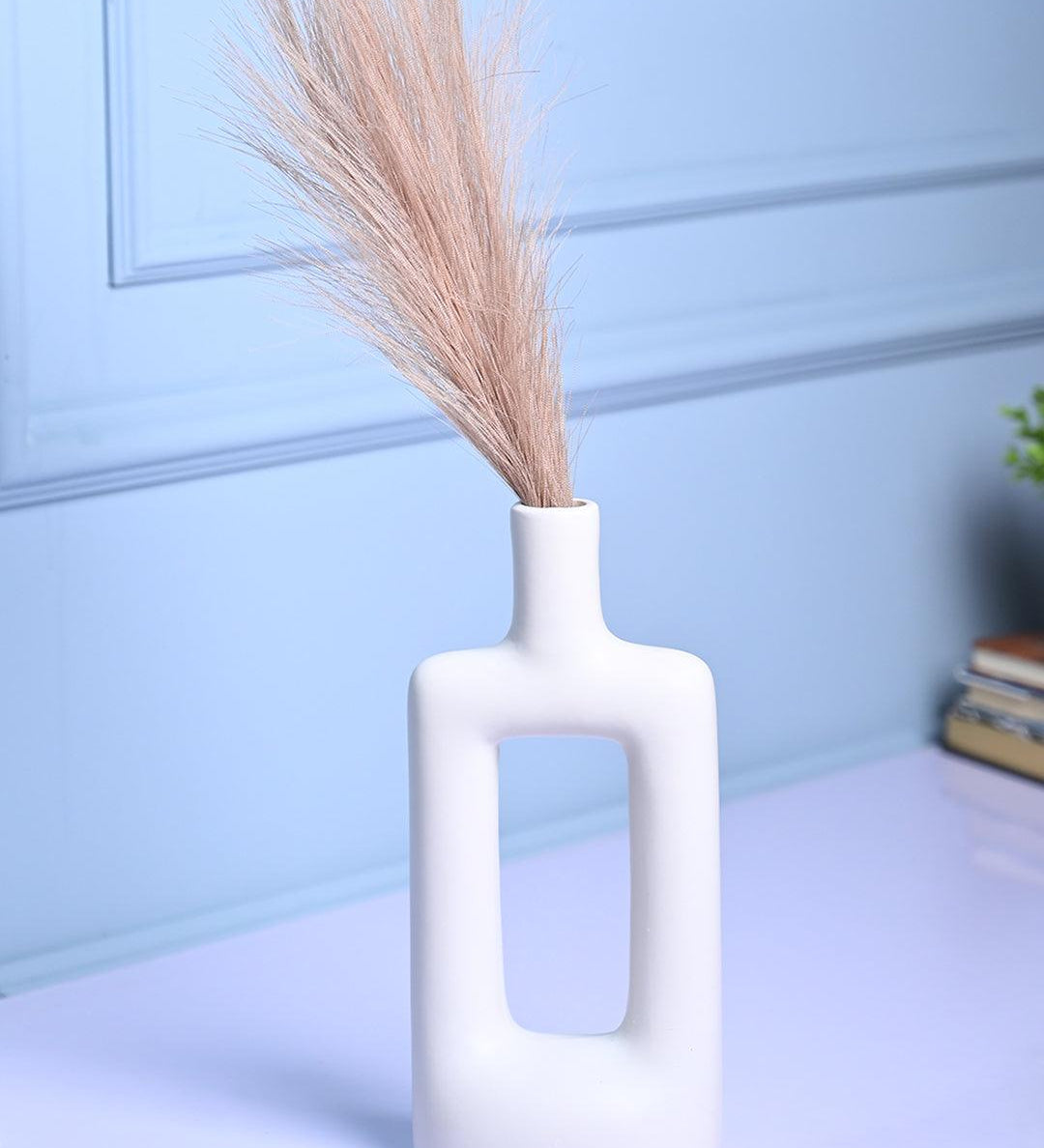 Sophisticated White Ceramic Vase - MARKET99