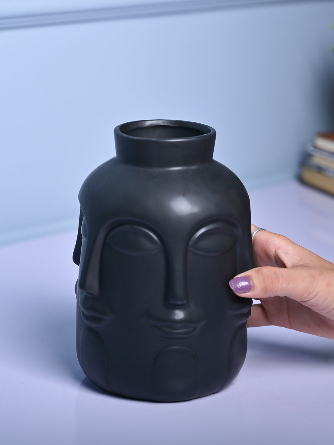 Sophisticated Black Ceramic Vase - MARKET99