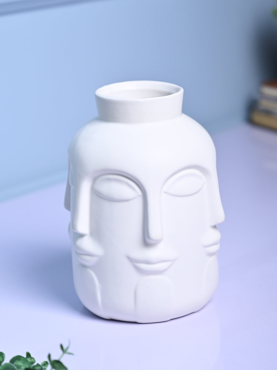 Pretty White Ceramic Vase - MARKET99