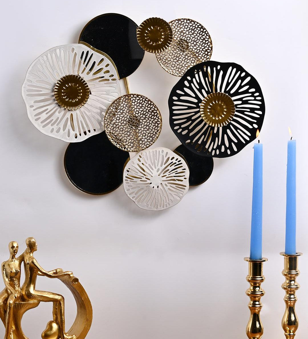 Golden Beauty - Round Wall Plaque - MARKET99