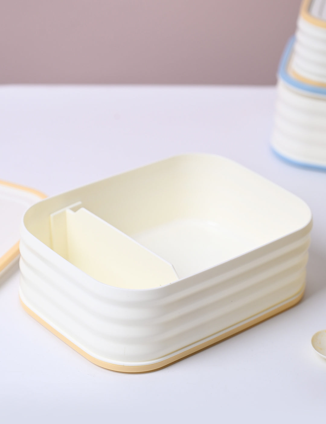 Cream Rectangle Lunch Box - 580 ML - MARKET99