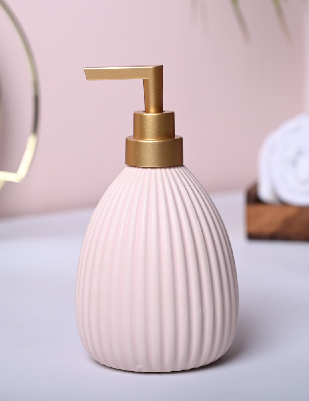 Pink Charm Soap Dispenser - Cylindrical Shape - MARKET99